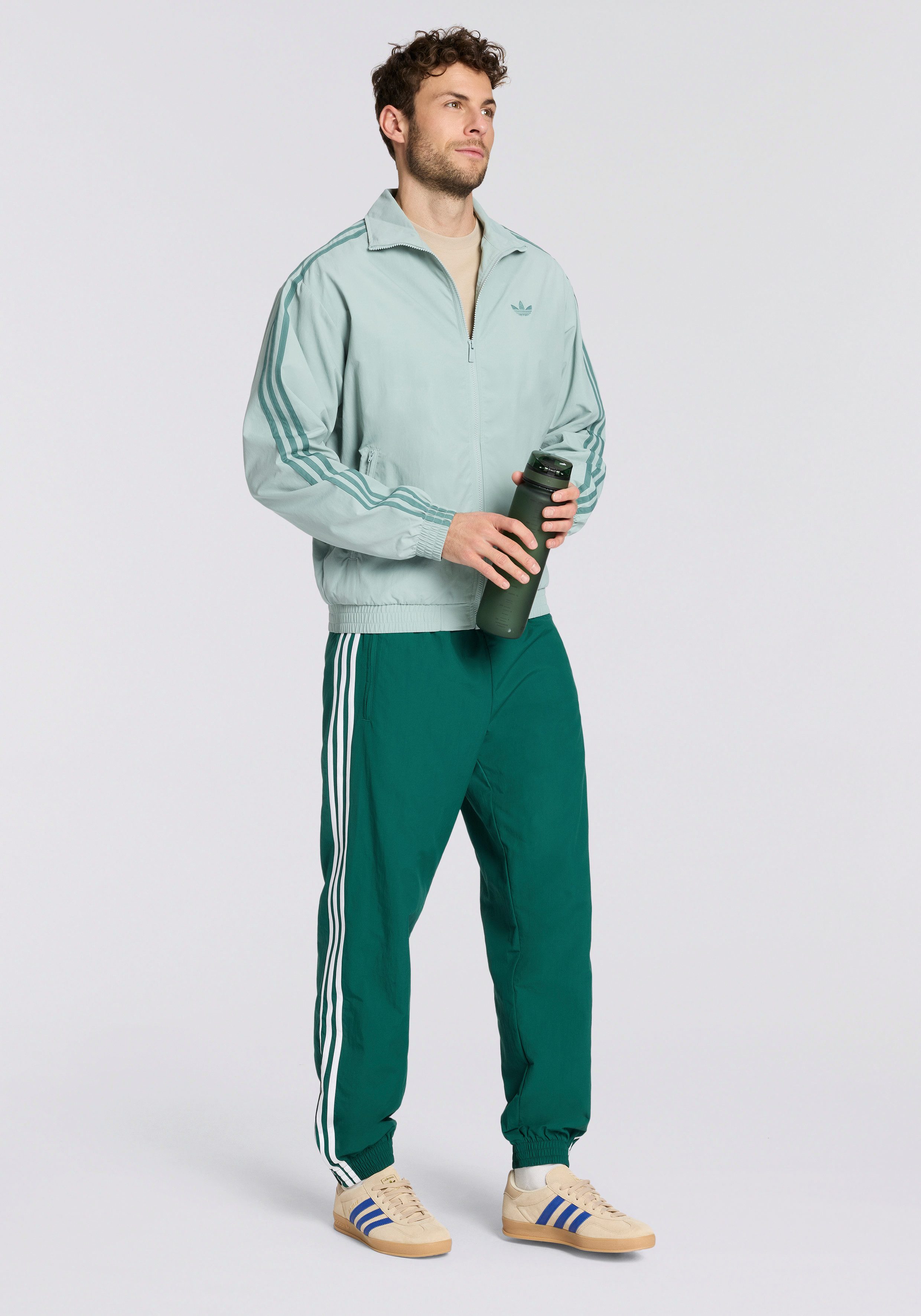 Zum Outfit 11
