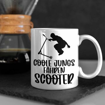 Trendation Tasse Trendation - Scooter Roller Fahrer Geschenk Tasse Scooterfahrer Geschenkidee Scooting Geschenkidee Jungs Profi Scooterfahrer Pro Grafik Stunts Jungen