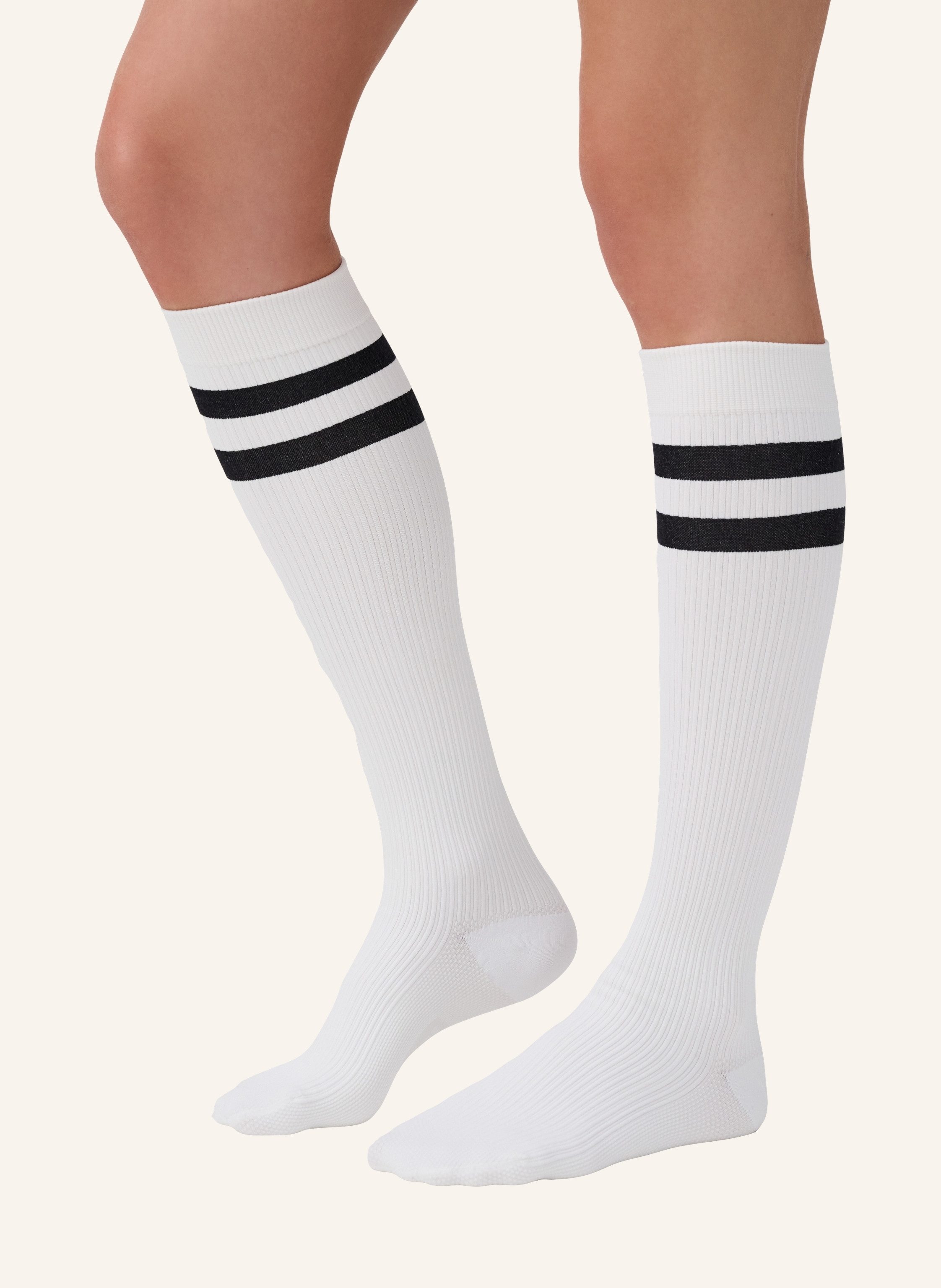 ITEM m6 Sneakersocken Organic Cotton, Hightech-Kompression, ultraweich, atmungsaktiv