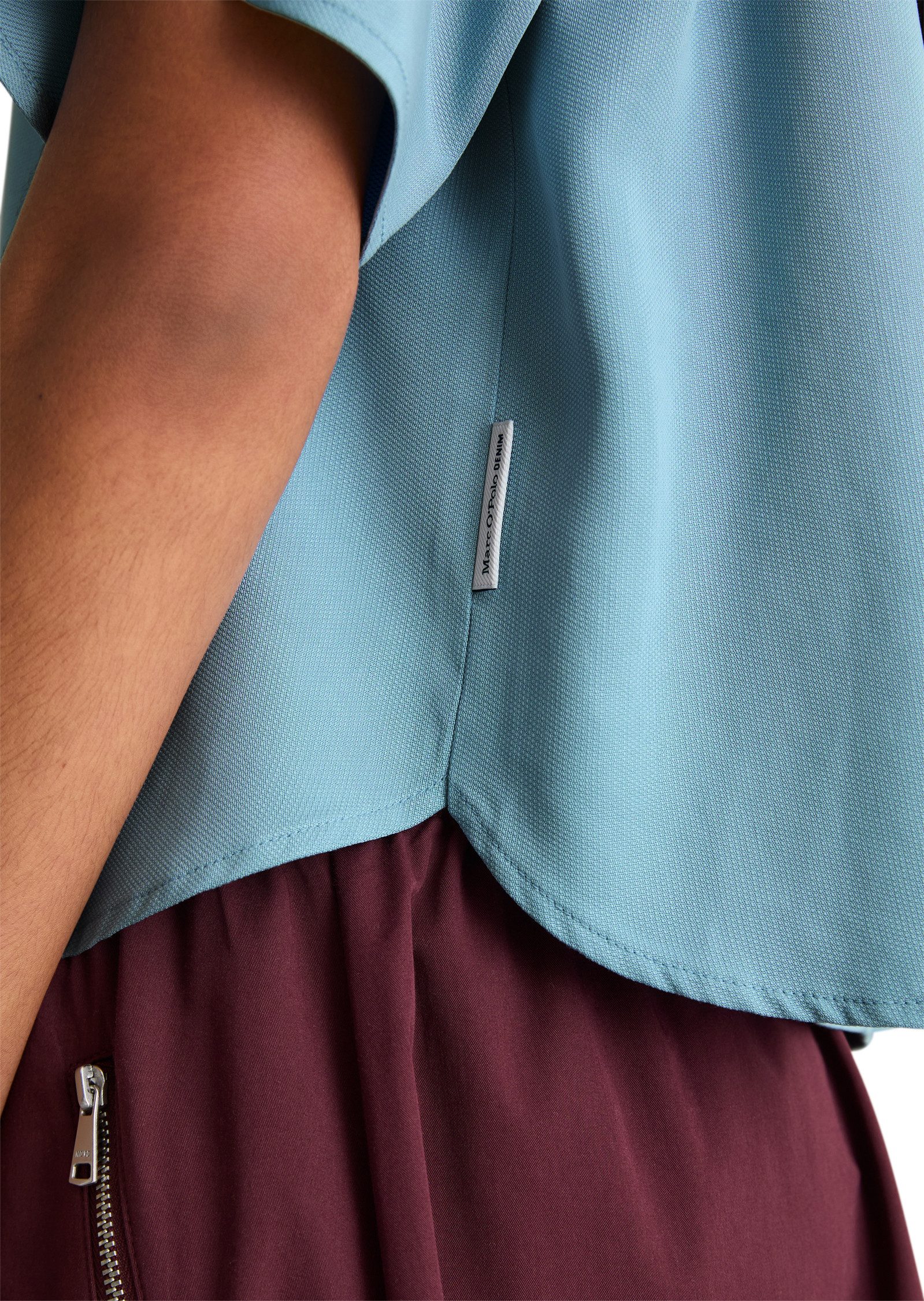 Marc O'Polo DENIM Kurzarmbluse aus TENCEL™ Lyocell – Bild 4 von 5
