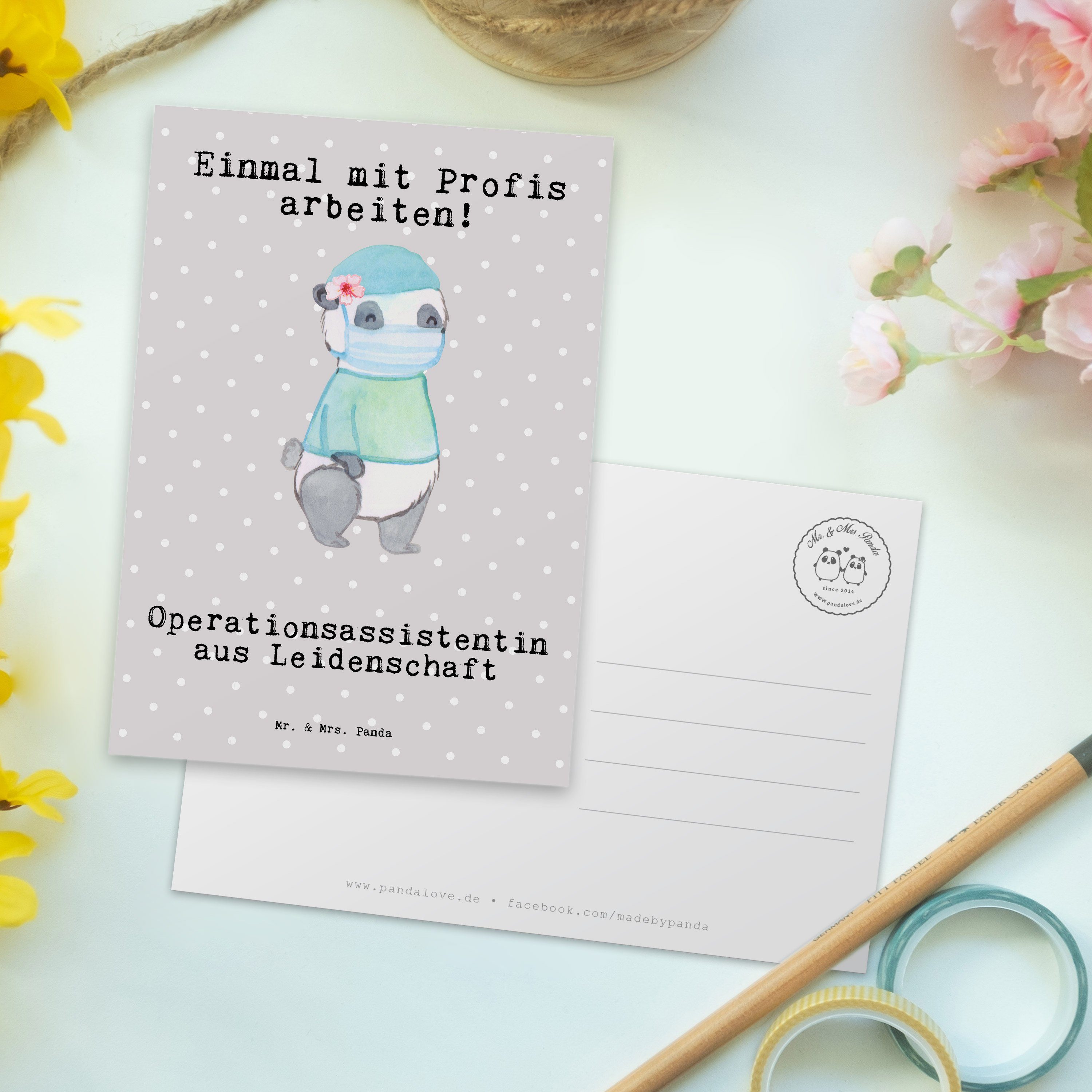 Mr. & Mrs. Panda Postkarte Fir Grau Pastell - Operationsassistentin Leidenschaft - Geschenk, aus