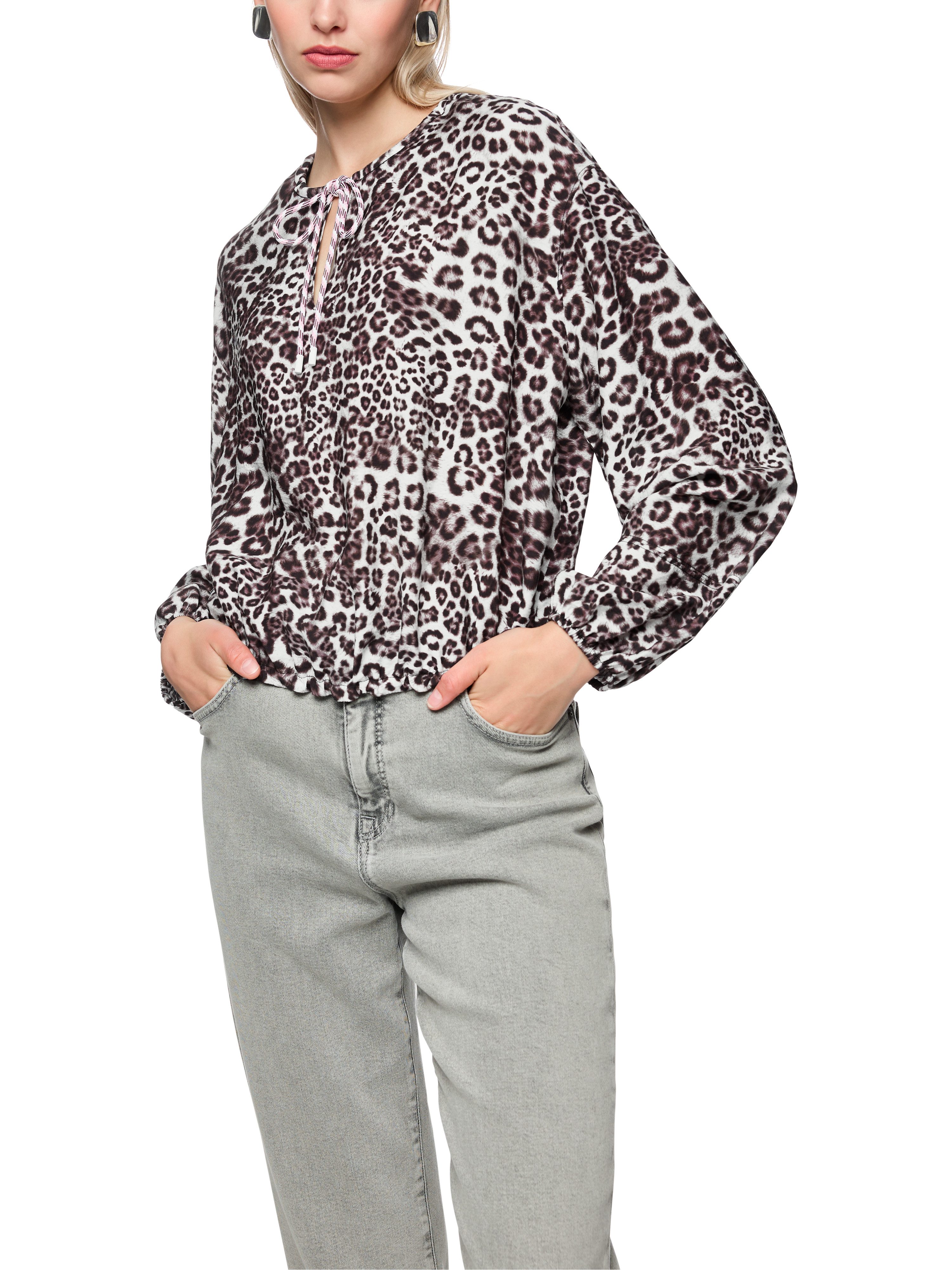 Marc Cain Schlupfbluse Mon Cherry Premium Damenmode mit Leo Print, mit Gummizug