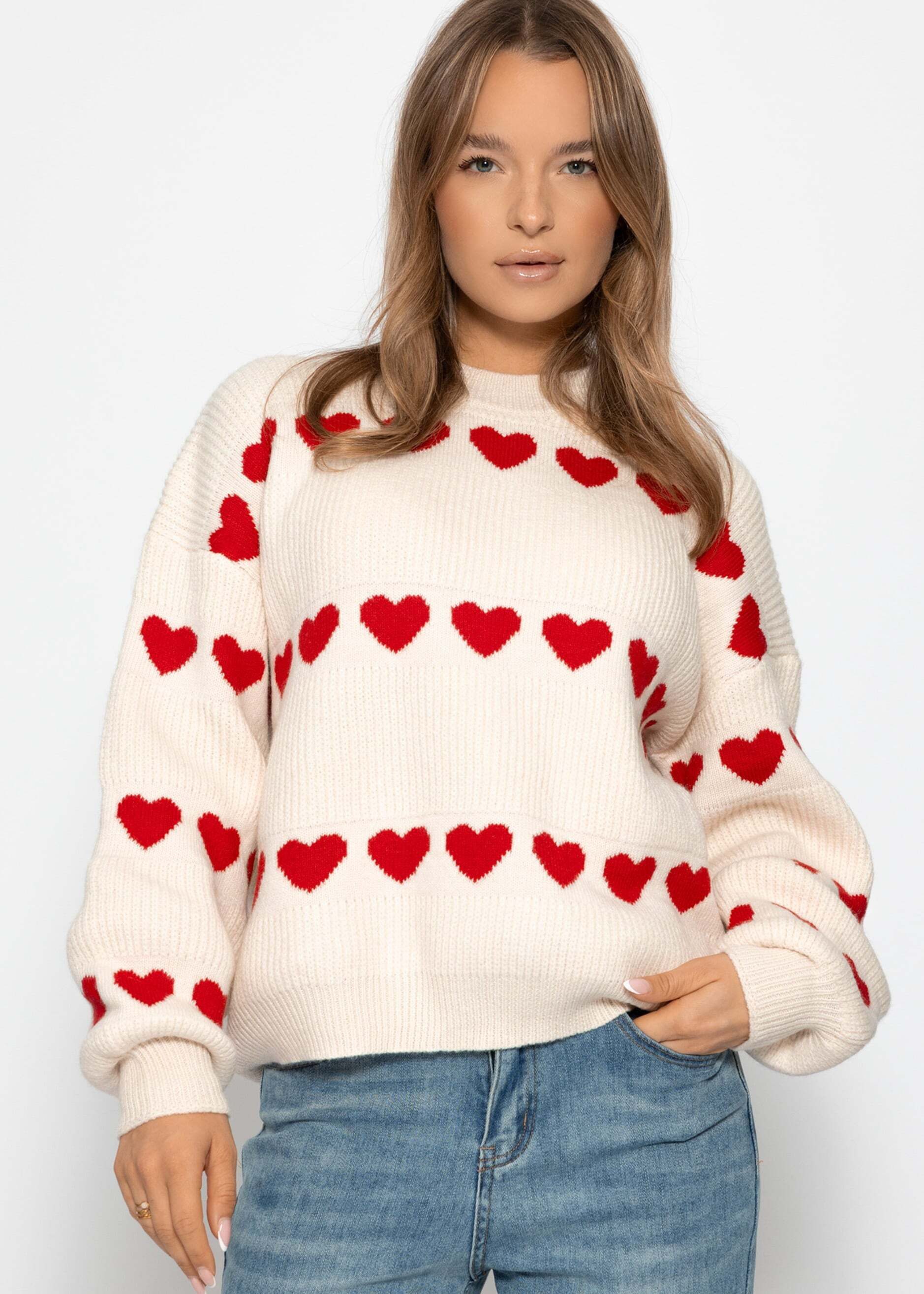 SASSYCLASSY Strickpullover Oversize Pullover mit roten Herzen für Damen Weicher Strickpullover mit Wollanteil und Rundhalsausschnitt Offwhite