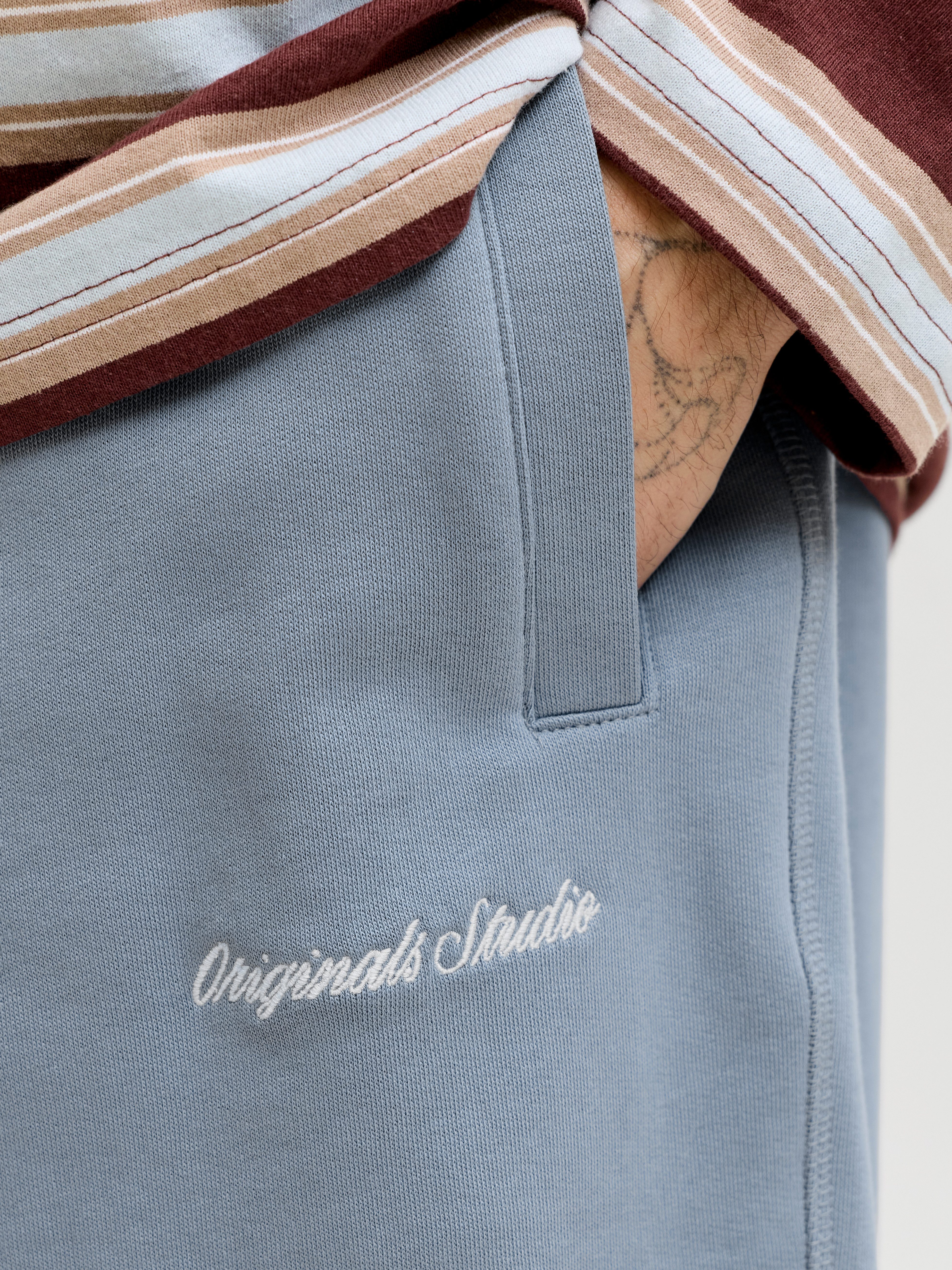 Jack & Jones Sweatshorts JPSTKARL NORREBRO SWEAT SHORTS REG SN Baumwollmischung, relaxed fit