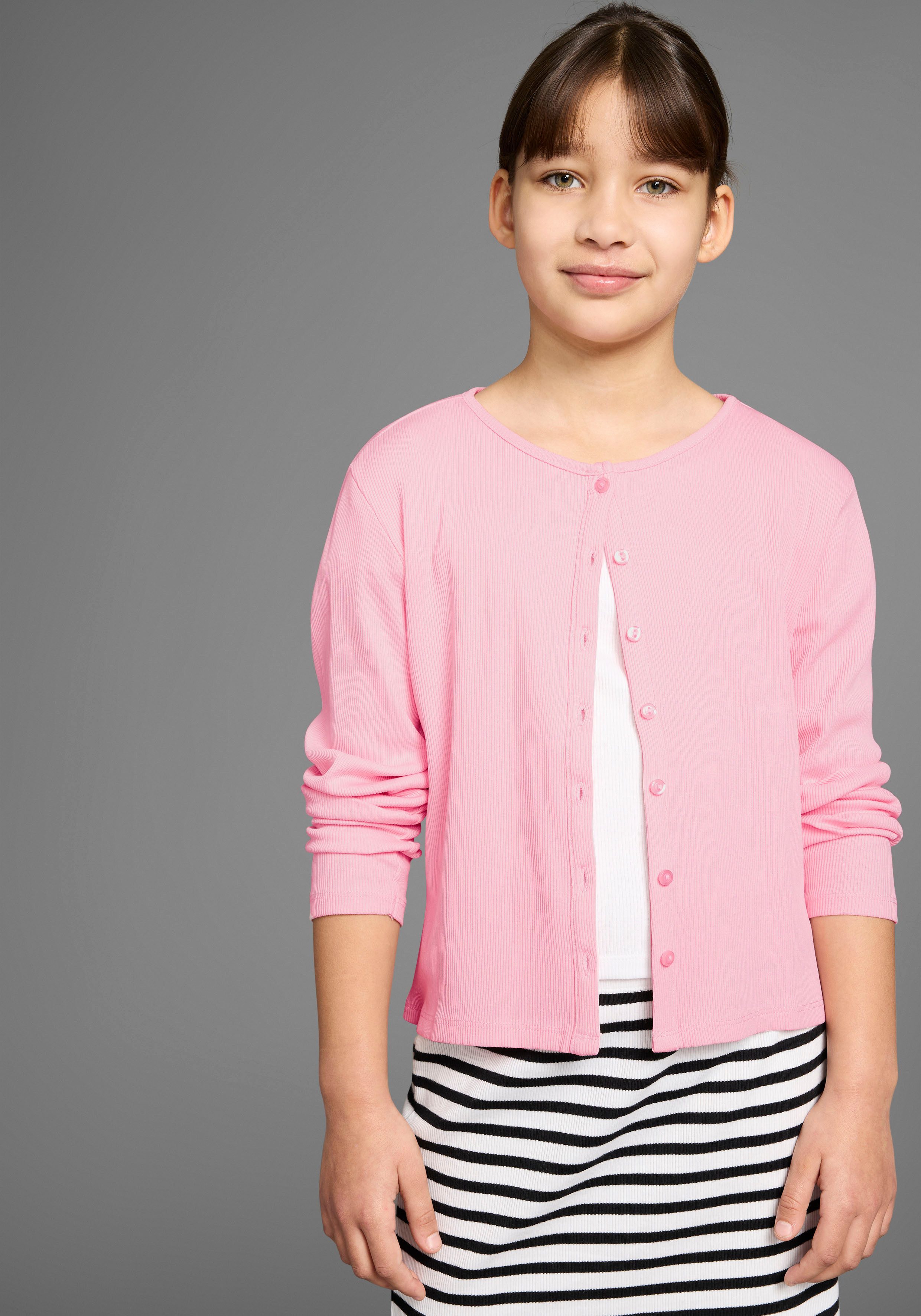 KIDSWORLD Sweatjacke Shirtjacke aus weichem Rippmaterial Feine Shirtjacke für jeden Anlass