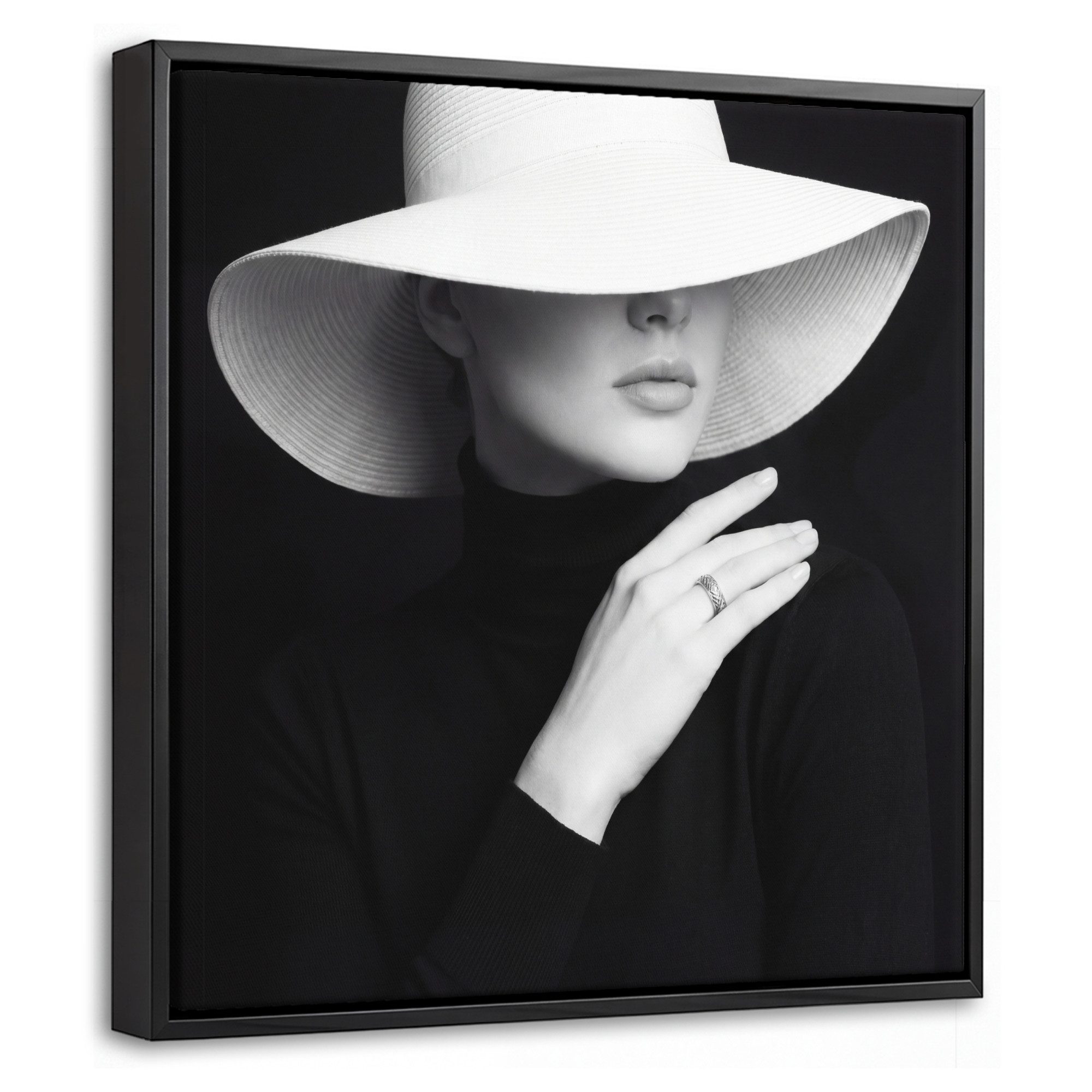 OneMillionCanvasses® Leinwandbild mit Rahmen - Frau - Hut - Hand - Schwarz - Weiß - Klassisch, Fotodruck (1 St), Leinwand Bilder Klein, Wand Dekoration Aesthetic 20x20cm