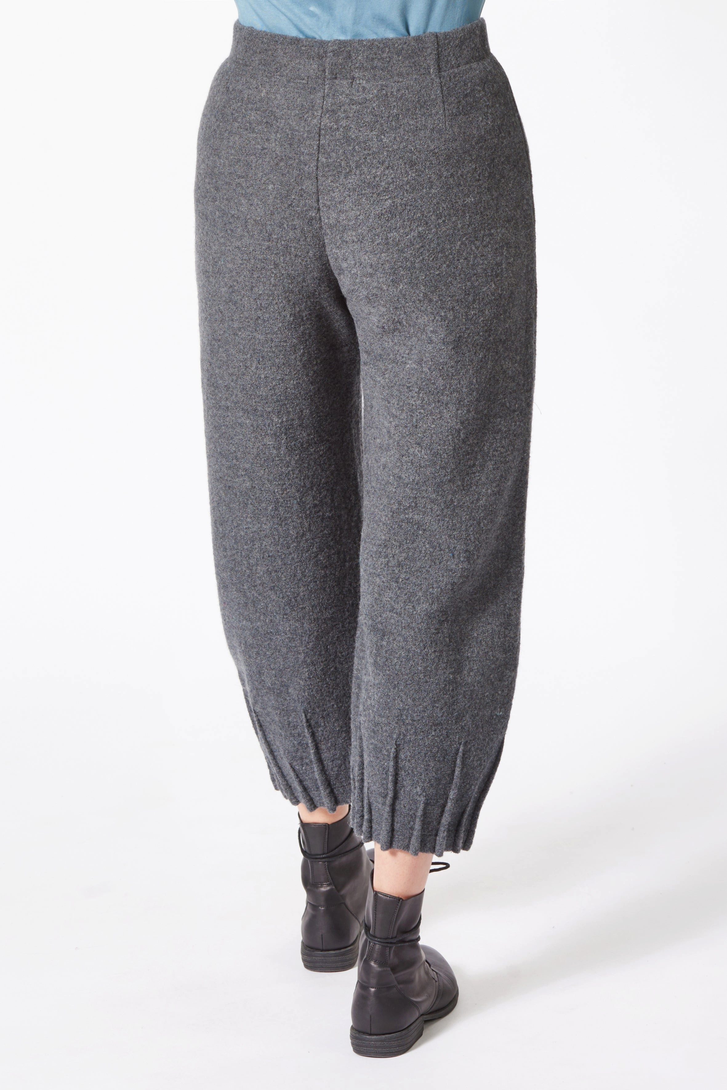 Himalaya Clothing Outdoorhose Weite 7/8 Hose Damen mit dekorativen Biesen aus reiner Schurwolle Wollwalk Hose in Schlupfform mit hohem Komfort