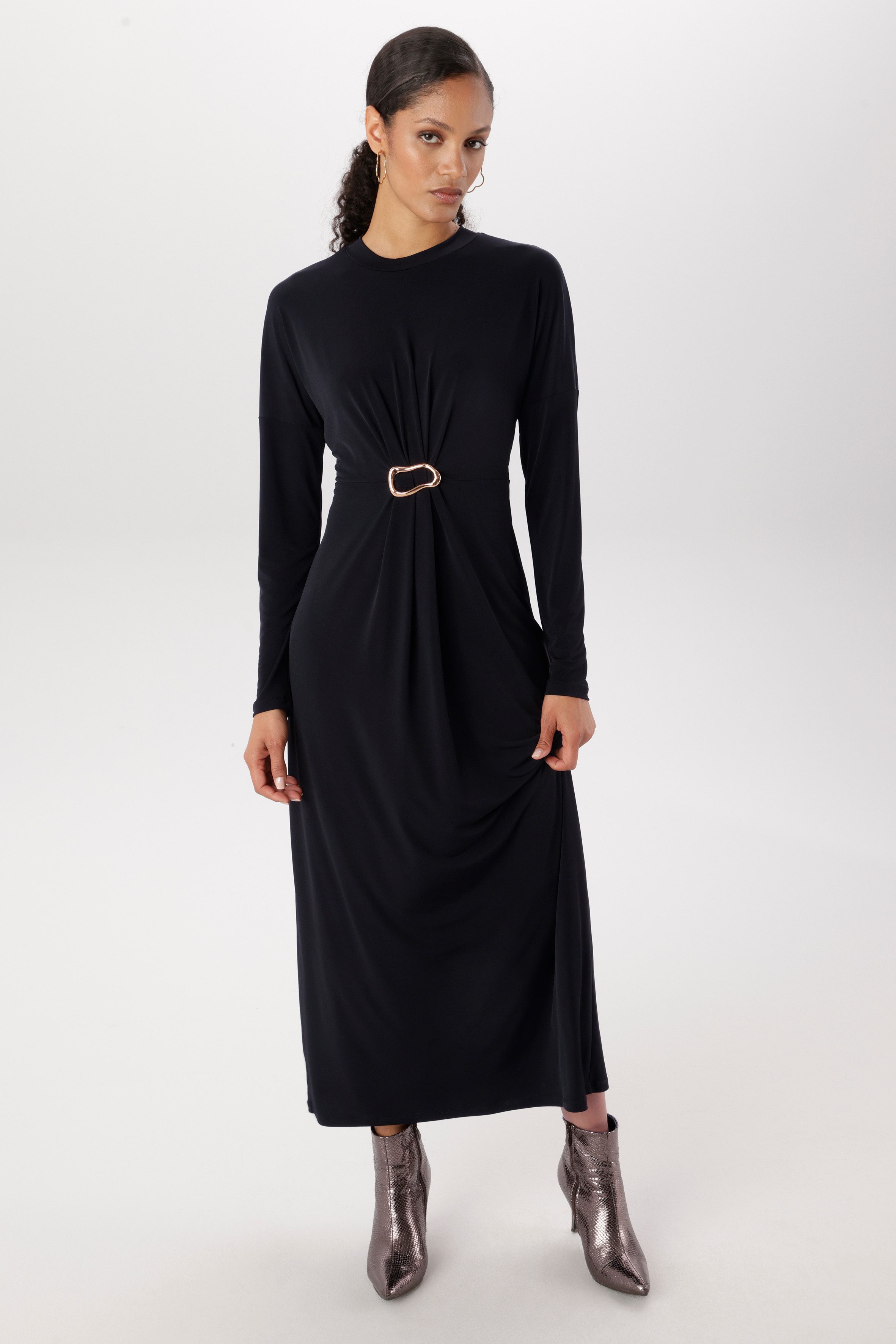 Aniston SELECTED Maxikleid schmeichelnde Raffung mit dekorativer Brosche - NEUE KOLLEKTION