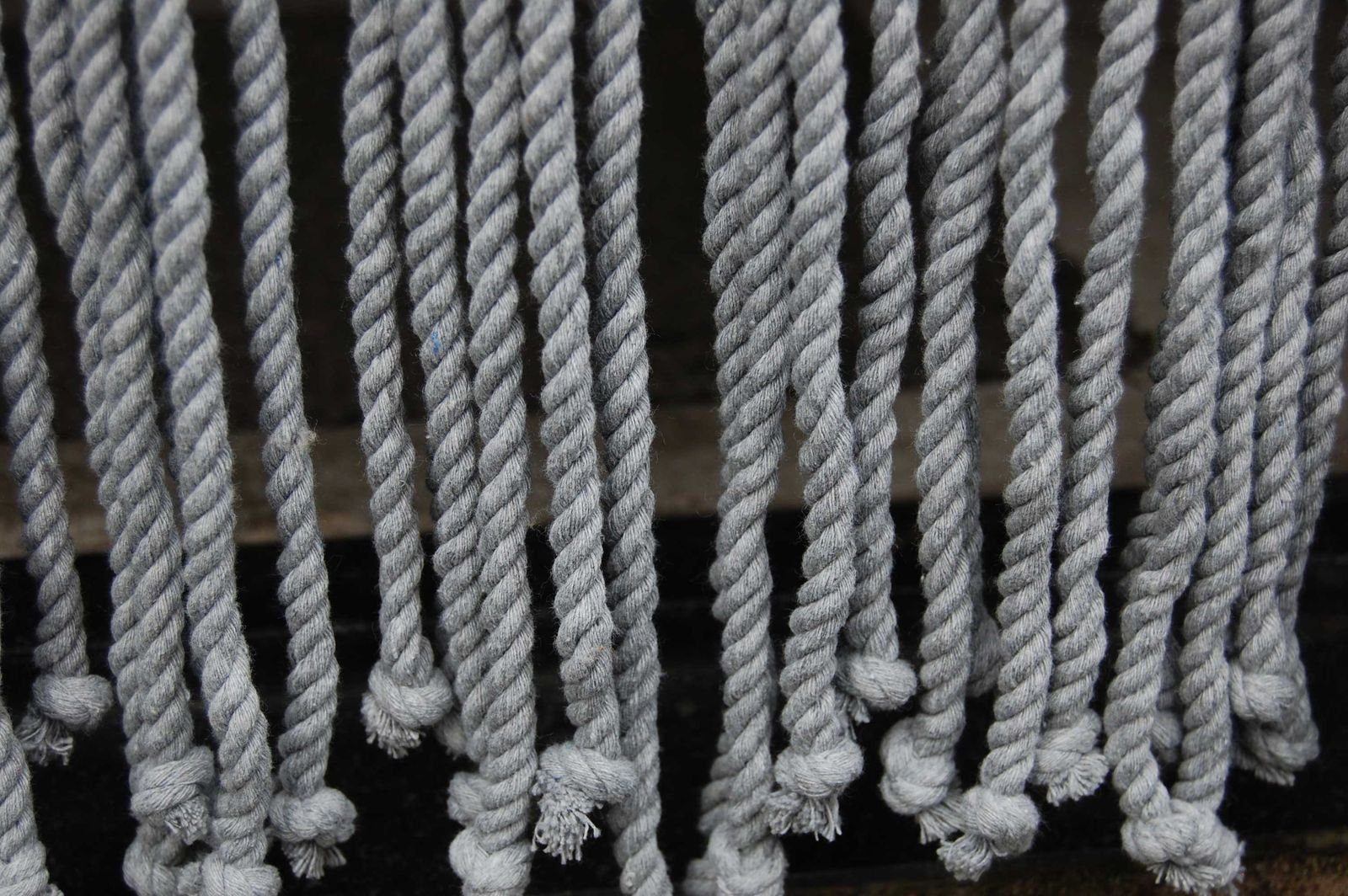 La Tenda Türvorhang CASA TOULON 2 Seilvorhang grau, Ösen, halbtransparent, 90 x 210 cm, Kunststoff - Schrauben inklusive