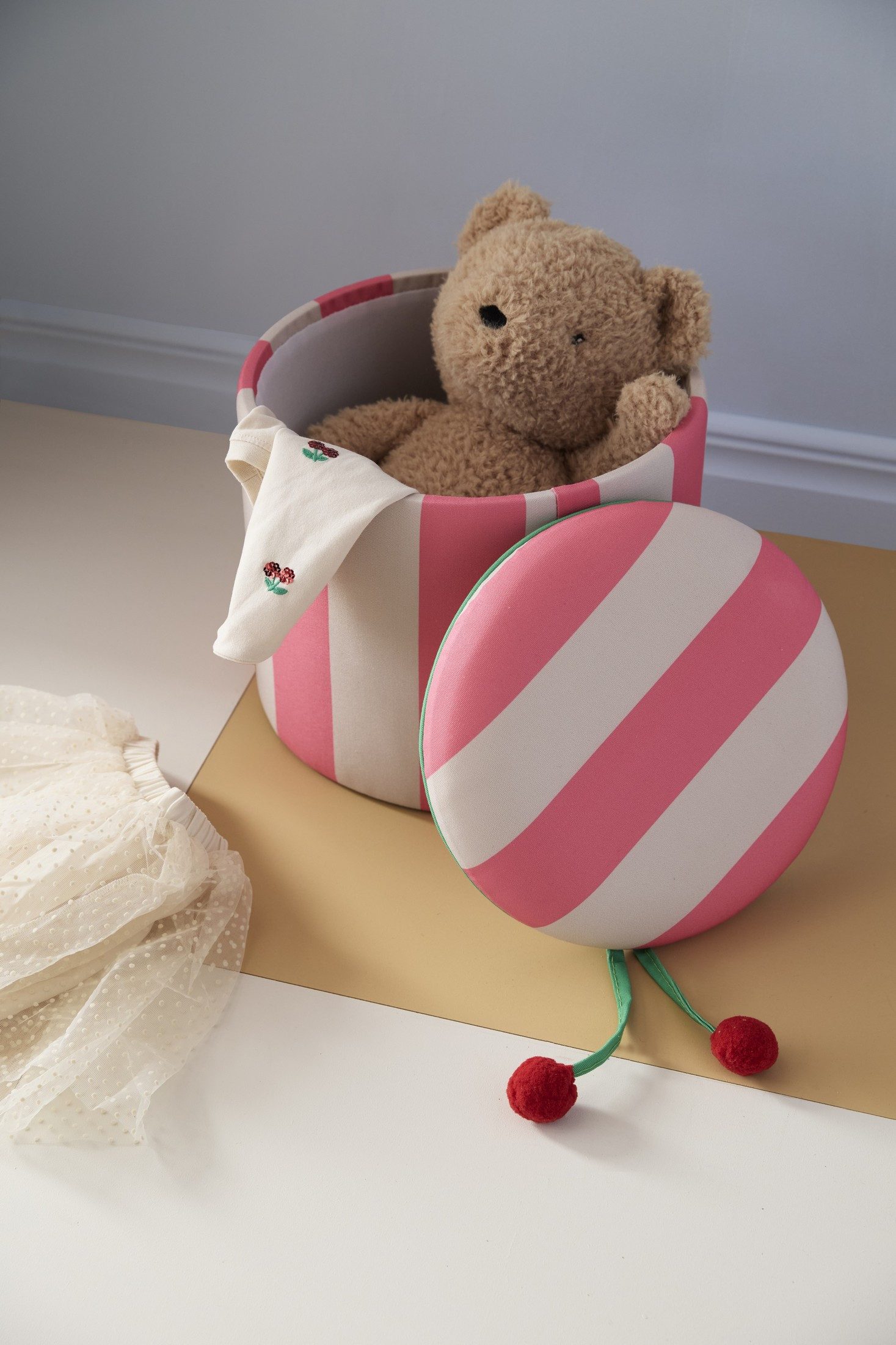 Kids Concept Sitzwürfel Kids Concept - Sitzhocker mit Stauraum rosa - 30,5x40x40 cm (1 St) – Bild 5 von 5