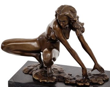 Aubaho Skulptur Bronzeskulptur Erotik erotische Kunst Frau im Antik-Stil Bronze Figur
