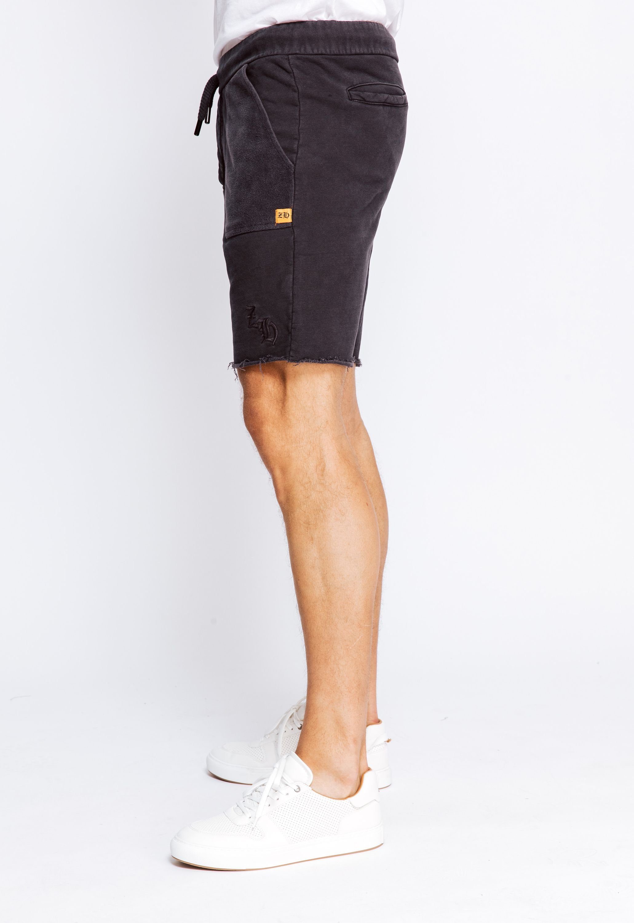 angenehmer Tragekomfort Zhrill Shorts TINUS (0-tlg) Black Shorts