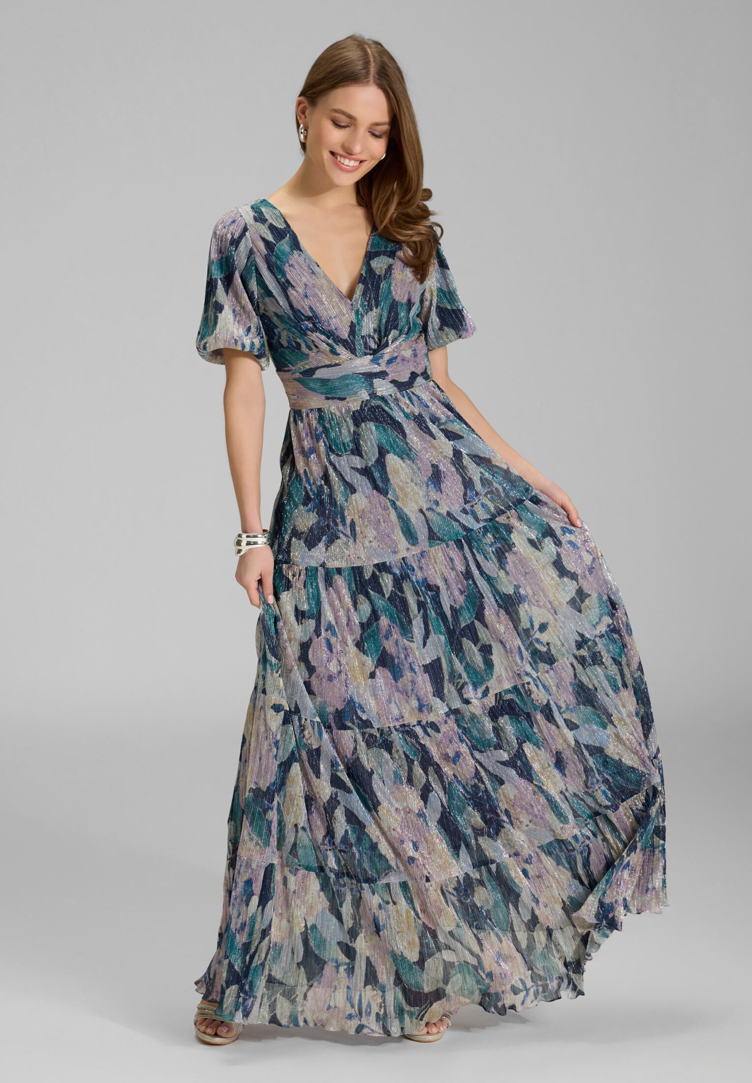 SWING Abendkleid Taillierte Passform mit fließendem Rockteil