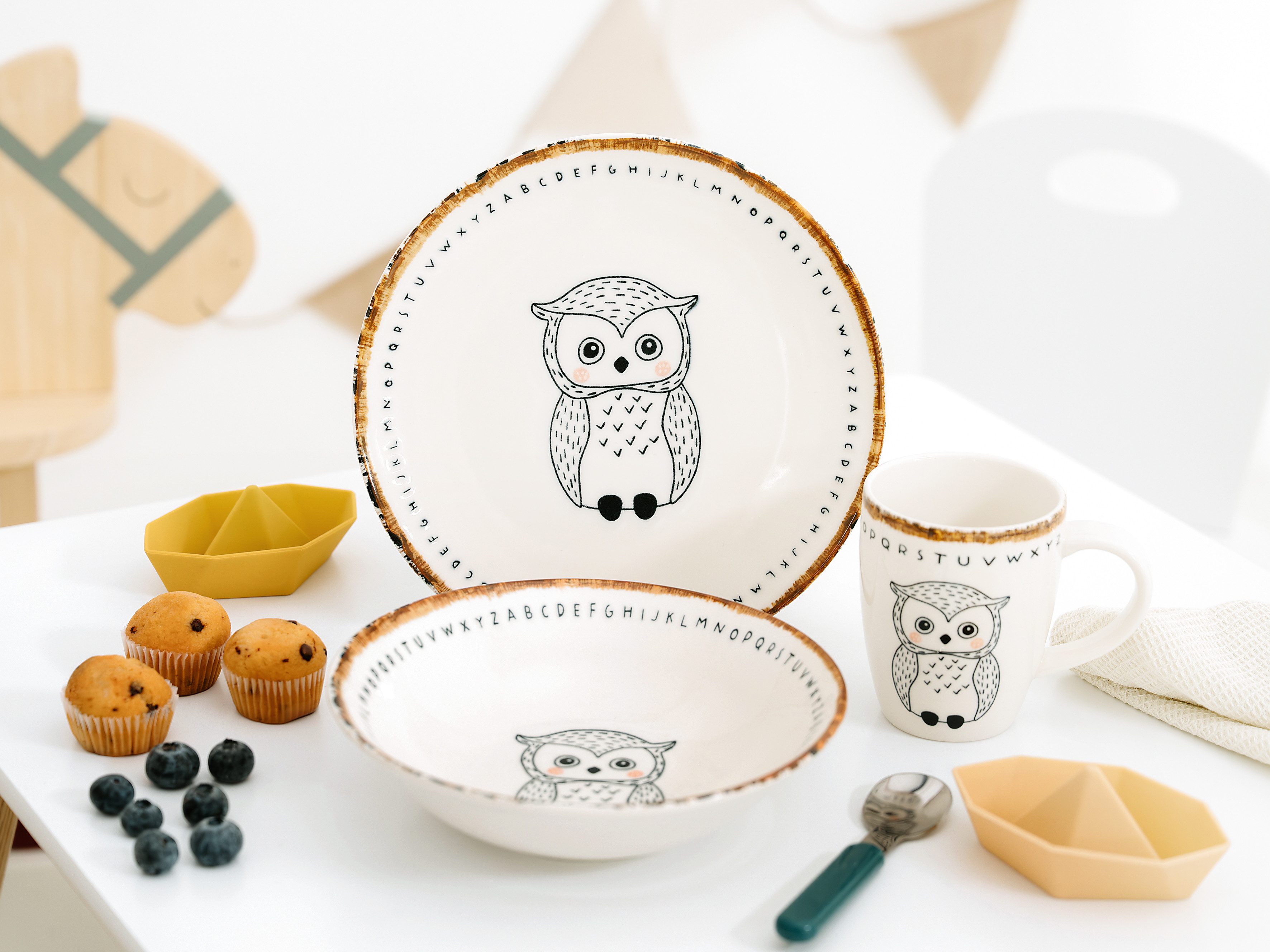 CreaTable Kindergeschirr-Set Freunde des Waldes Eule, Kinder Set 3-tlg. (3-tlg), 1 Personen, Steinzeug, Tiermotive, skandinavischer Stil, unregelmäßiger brauner Rand