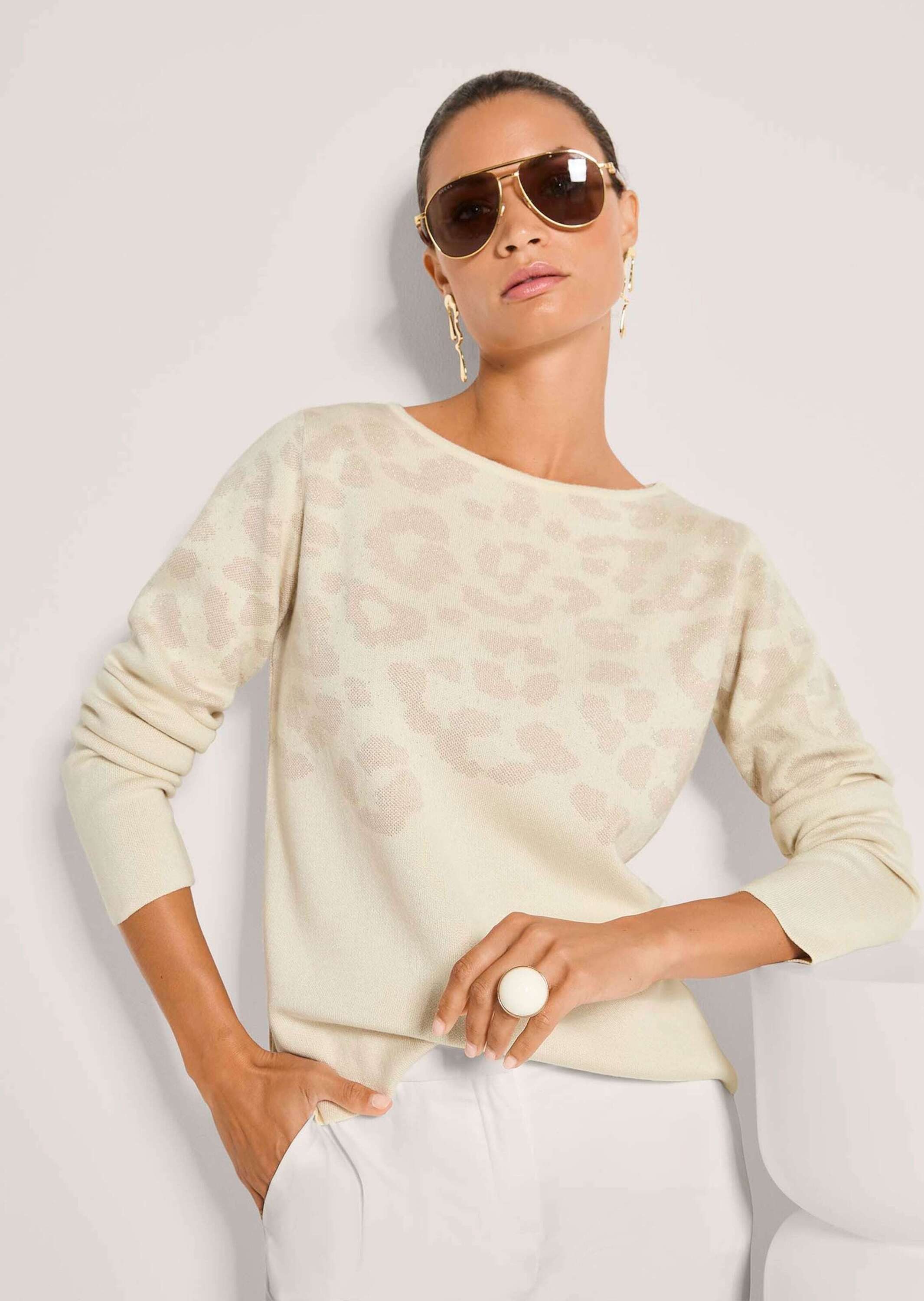 MADELEINE Strickpullover Jacquardpullover mit Animal-Design Viskosepullover mit U-Boot-Ausschnitt und Langarm