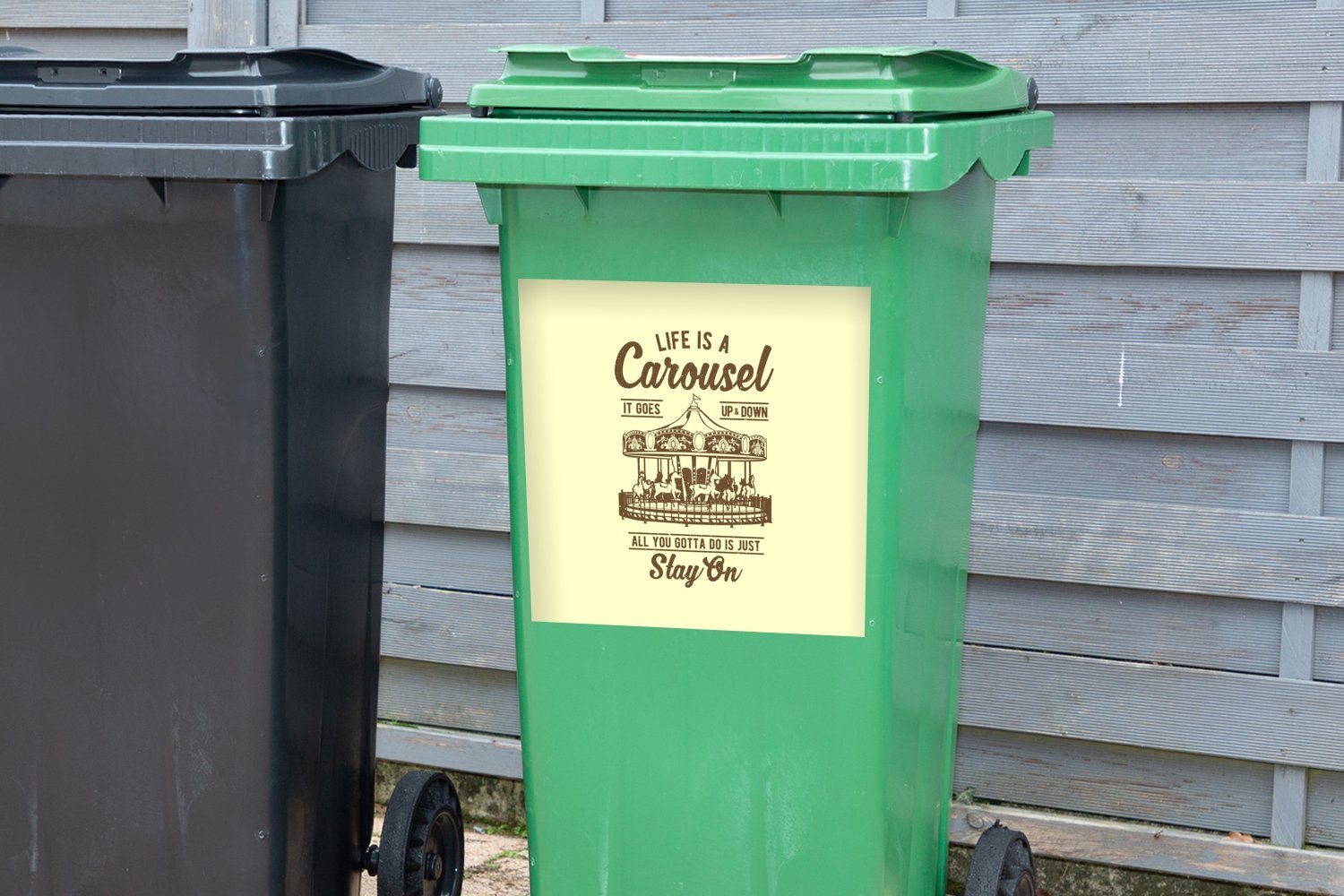 MuchoWow Wandsticker Sticker, Abfalbehälter (1 Zitate - Mülleimer-aufkleber, Container, St), Jahrgang - Karussell Mülltonne