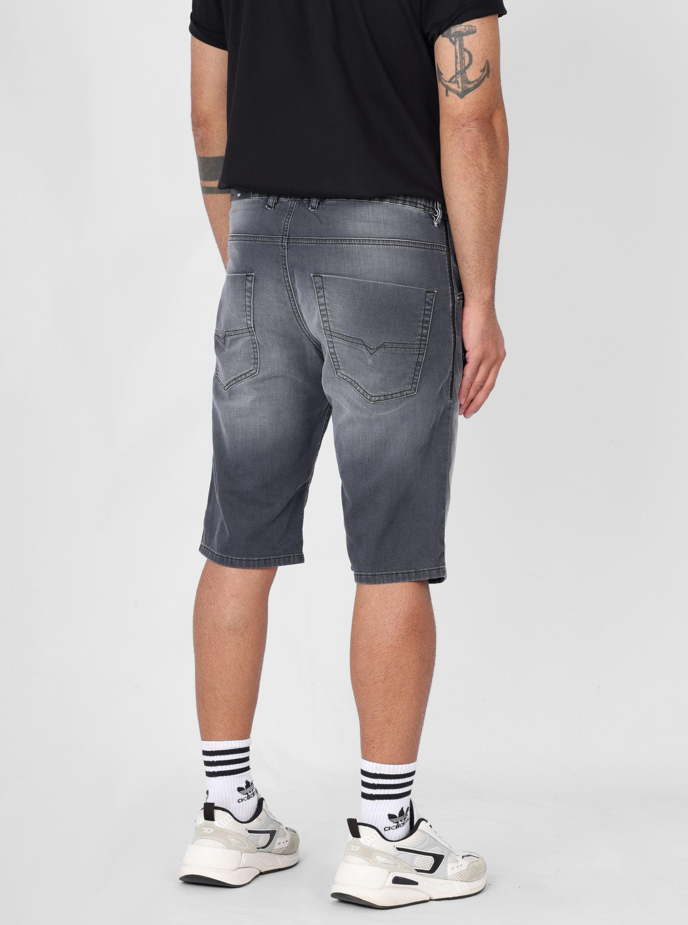 Diesel Jeansshorts Regular Fit JoggJeans - D-KROOLEY-SHORT Elastischer Bund mit Zugband, hoher Stretch