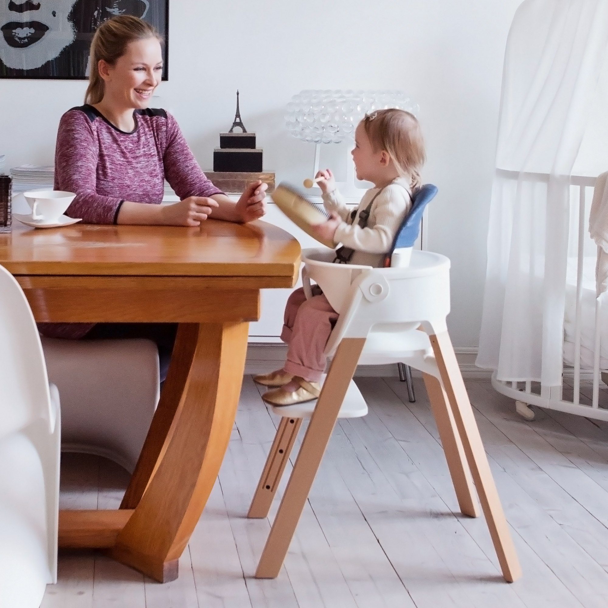 den Kind Ihr an - White/Natural STEPS™ Hochstuhl Stokke Bringt Familientisch Kinderhochstuhl