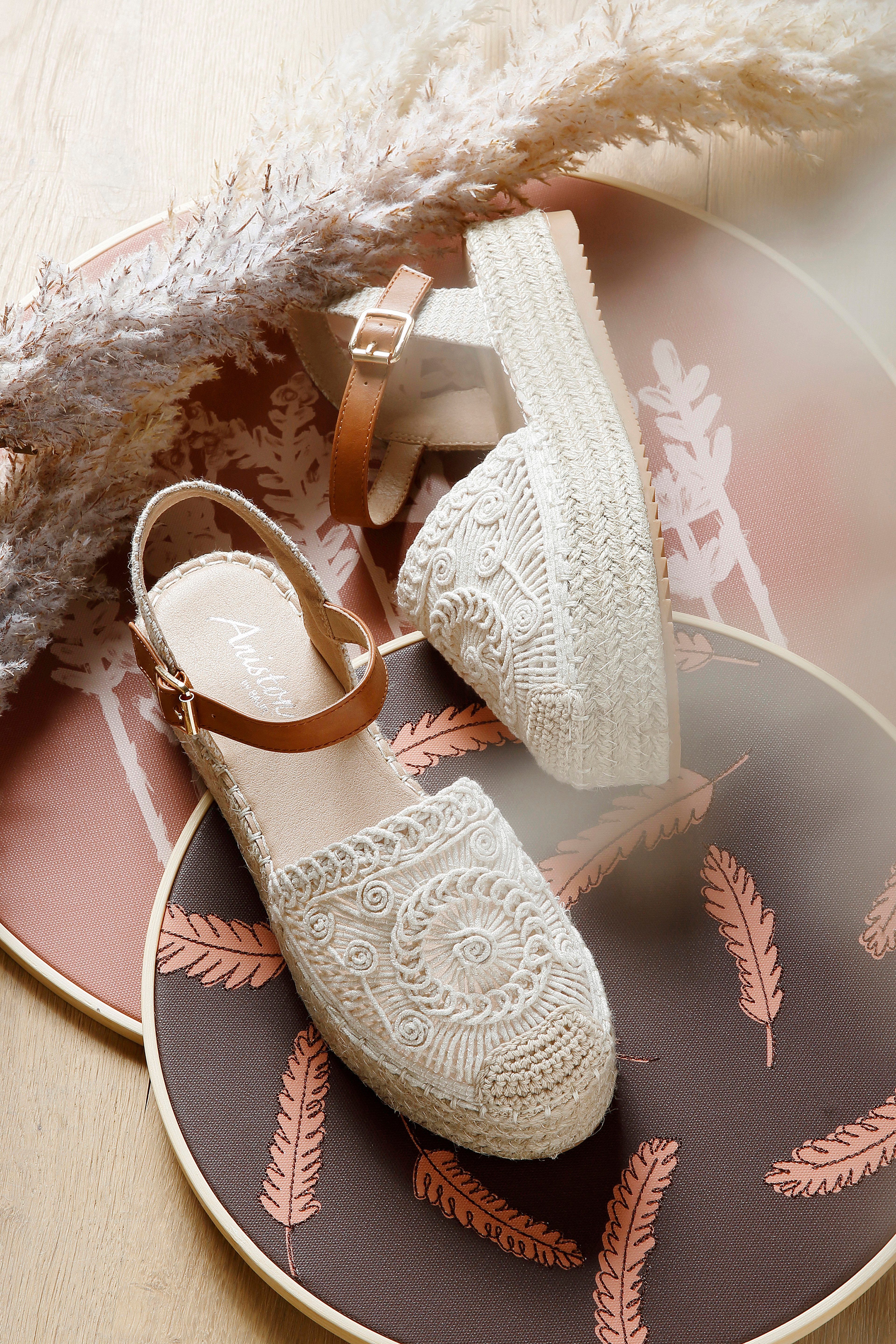 Aniston SHOES Plateausandale Häkel-Sandale, Sommerschuh, Urlaubsschuh - NEUE KOLLEKTION