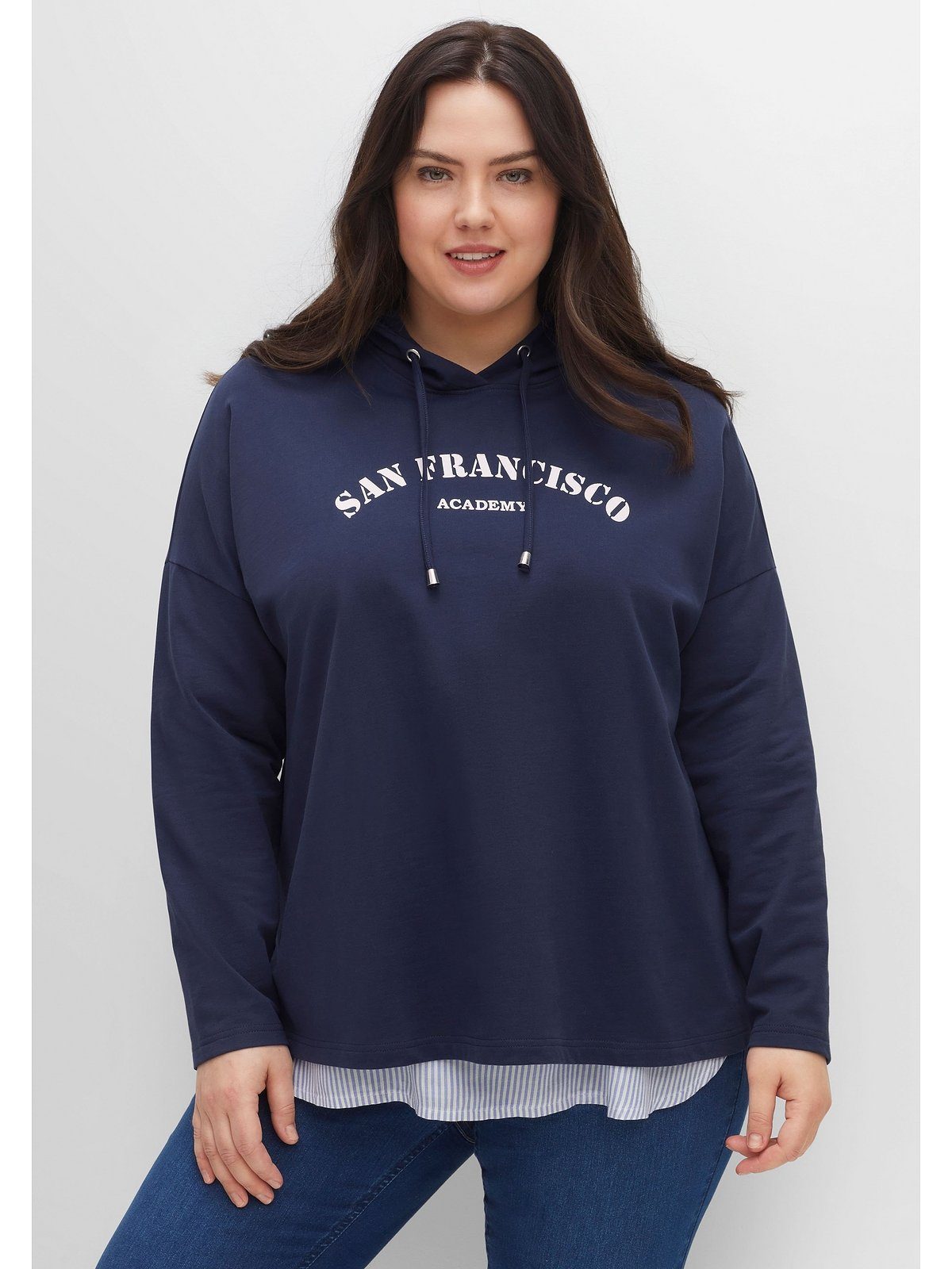 mit Sheego marine Kapuzensweatshirt in Große Frontdruck, Größen A-Linie