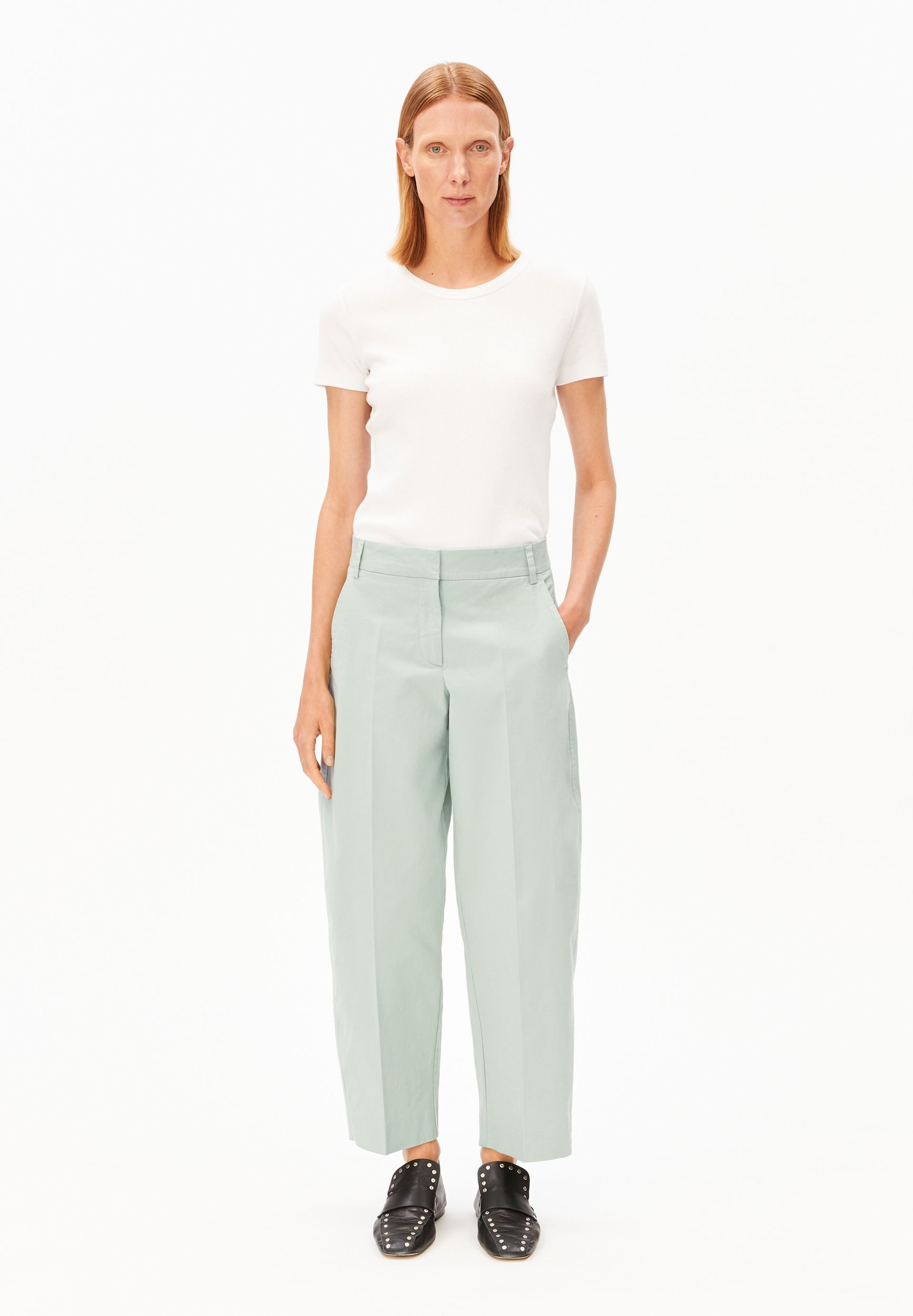 Armedangels Stoffhose BARREL TWILL Webhose aus Bio-Baumwoll Mix (Mid waist, Regular Fit)