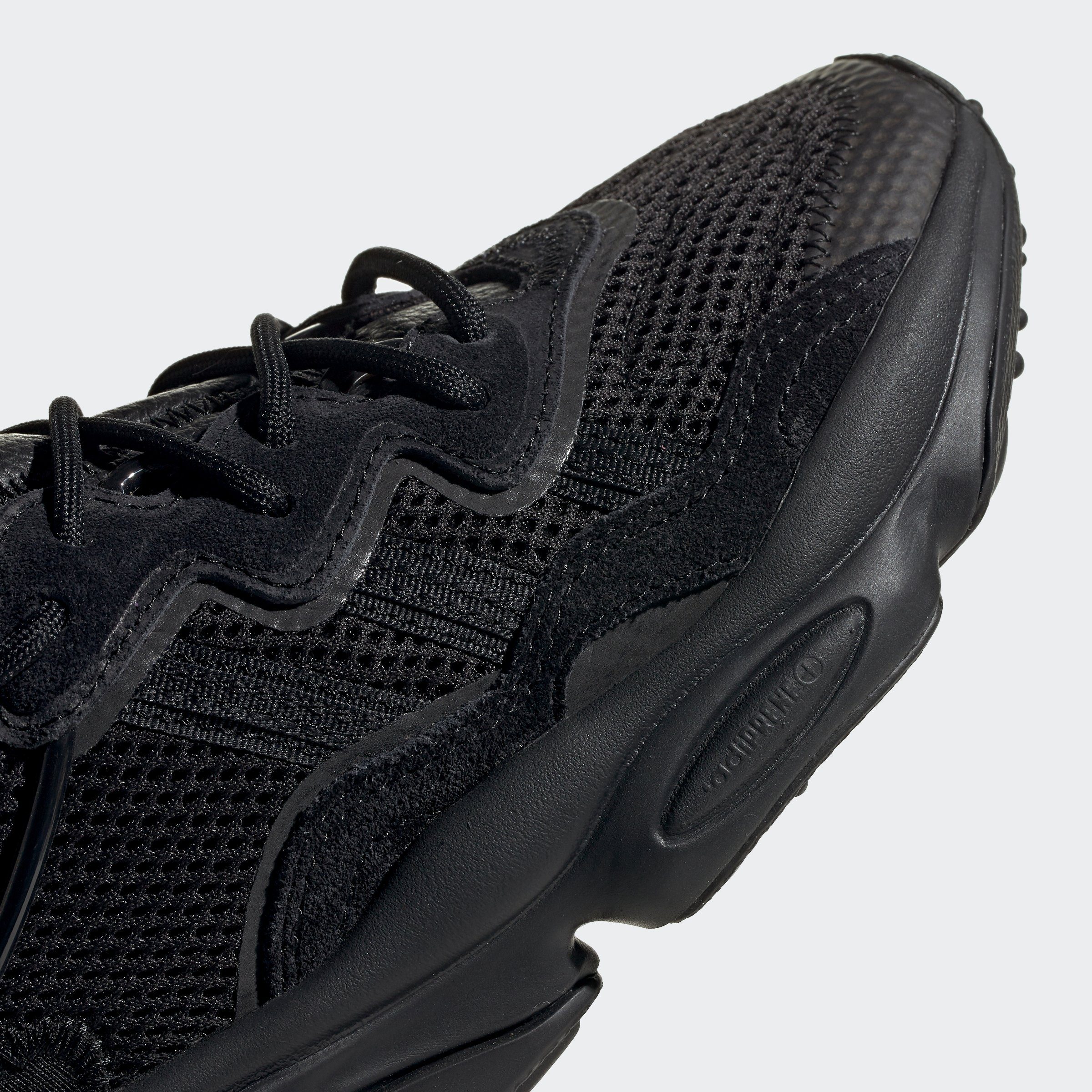 adidas Originals OZWEEGO Sneaker Black Grey Metallic Core / Black Core Trace 