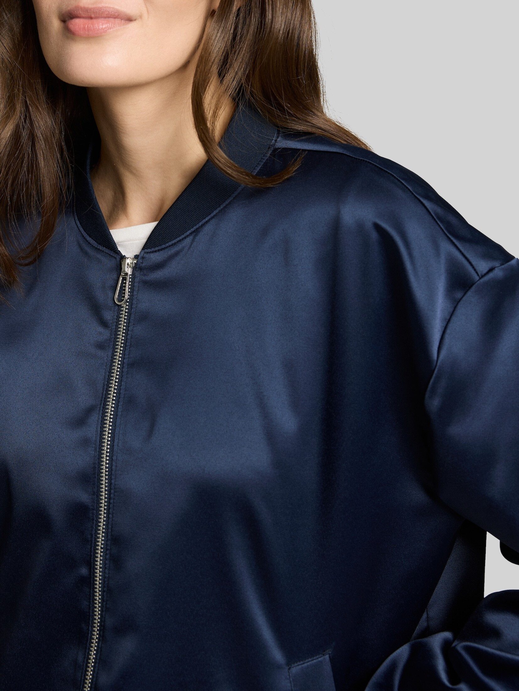 TOM TAILOR Sommerjacke Jacken Satin Blouson Jacke mit Bomberkragen – Bild 4 von 5