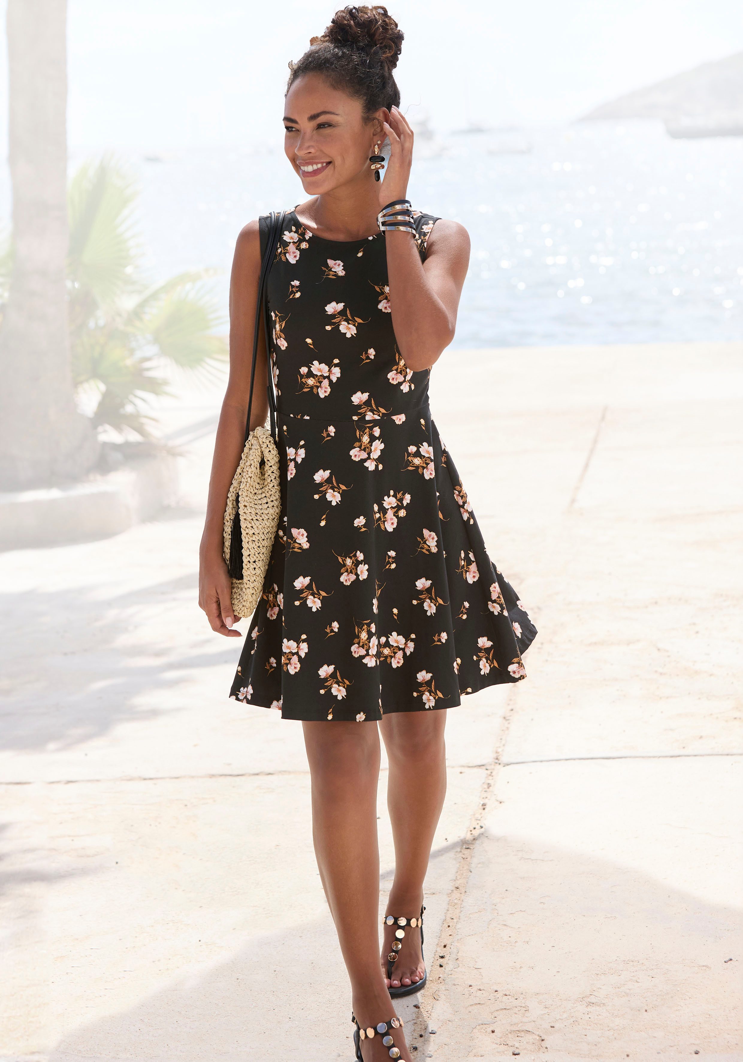 Vivance by Lascana Strandkleid mit Blumenprint Minikleid, Sommerkleid aus Baumwolle, Skaterkleid, Jerseykleid