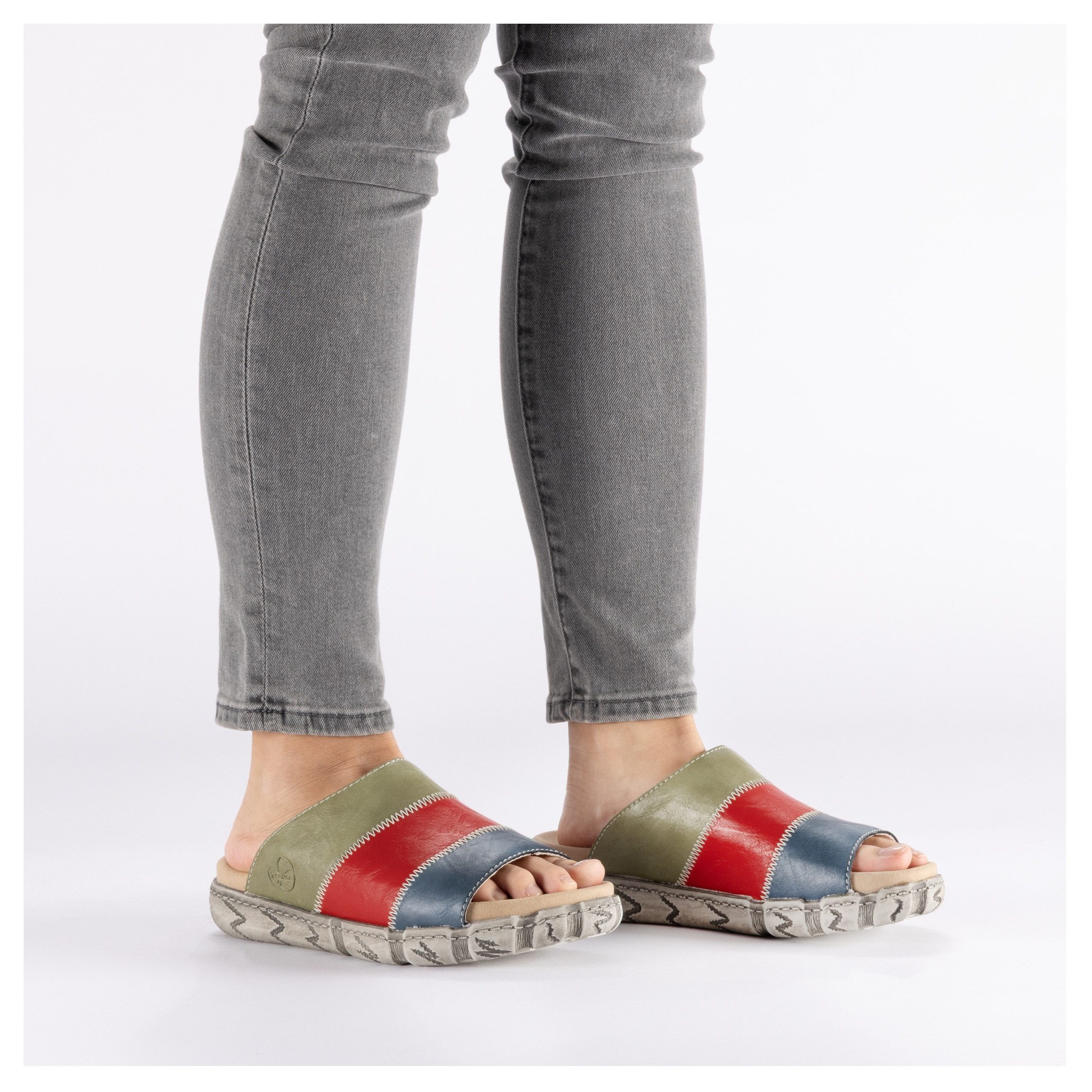Rieker Pantolette Sommerschuh, Hausschuh in Patchwork-Optik