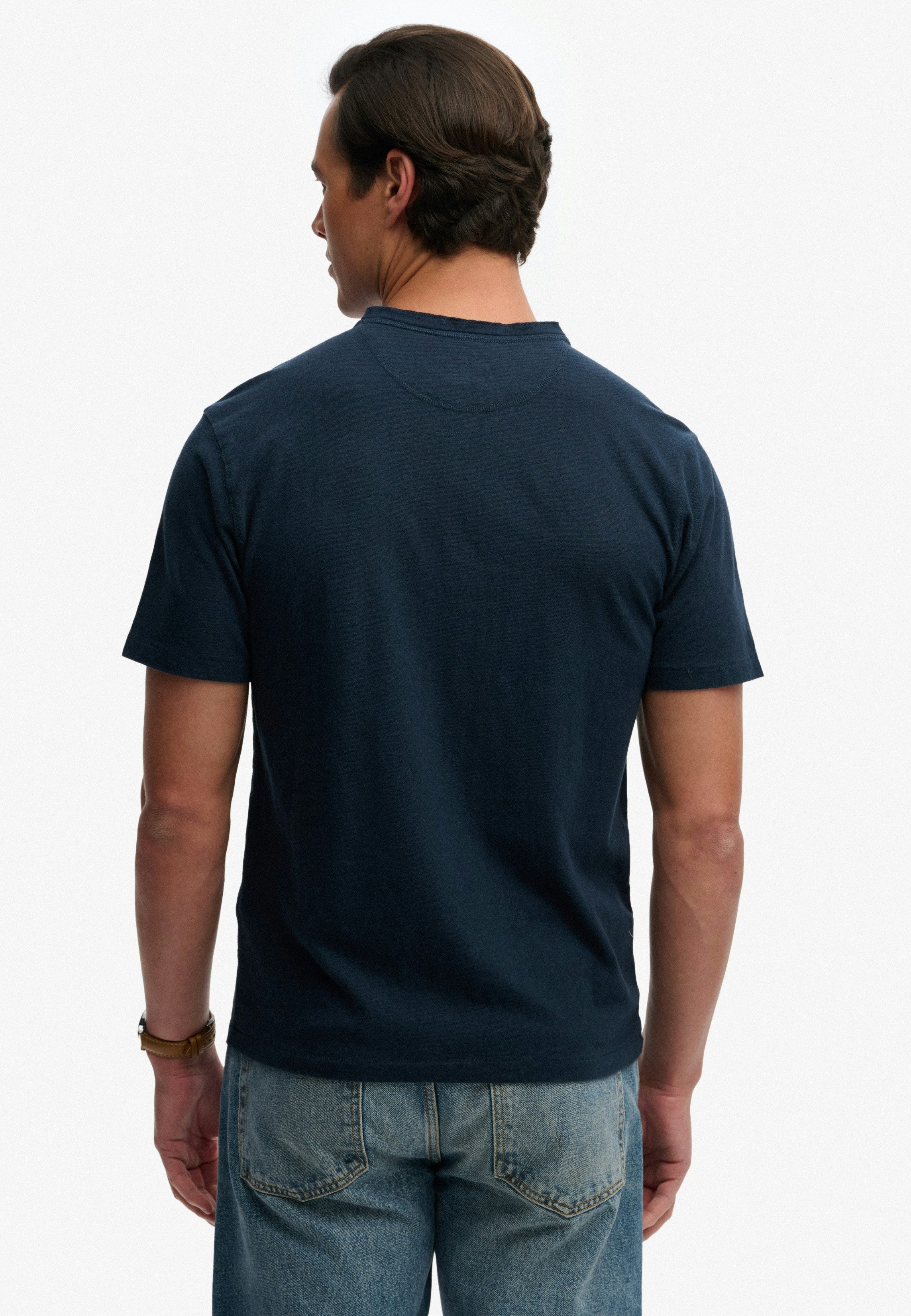 Superdry T-Shirt CLASSIC COTTON LIN SS GRANDAD mit Markenlabel, aus Baumwolle und Leinen, in Single Jersey, Kurzarm