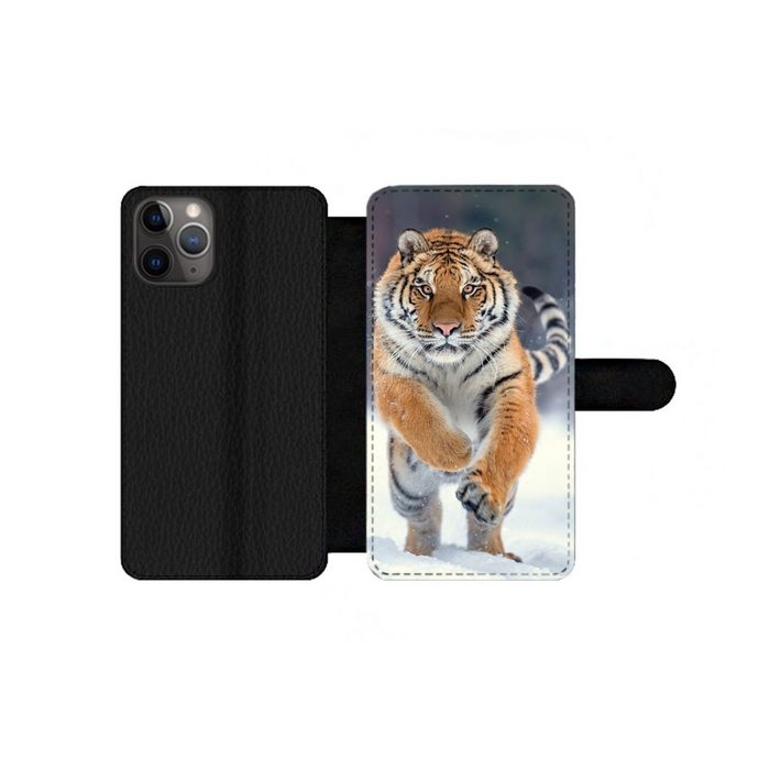 MuchoWow Handyhülle Tiger - Landschaft - Schnee - Tiere Handyhülle Telefonhülle Apple iPhone 11 Pro