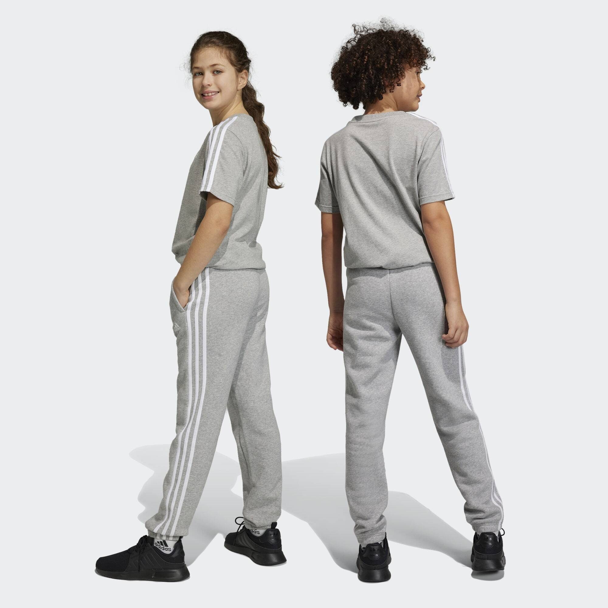 FLEECEHOSE Jogginghose Medium ESSENTIALS Grey adidas Heather Sportswear 3-STREIFEN / White