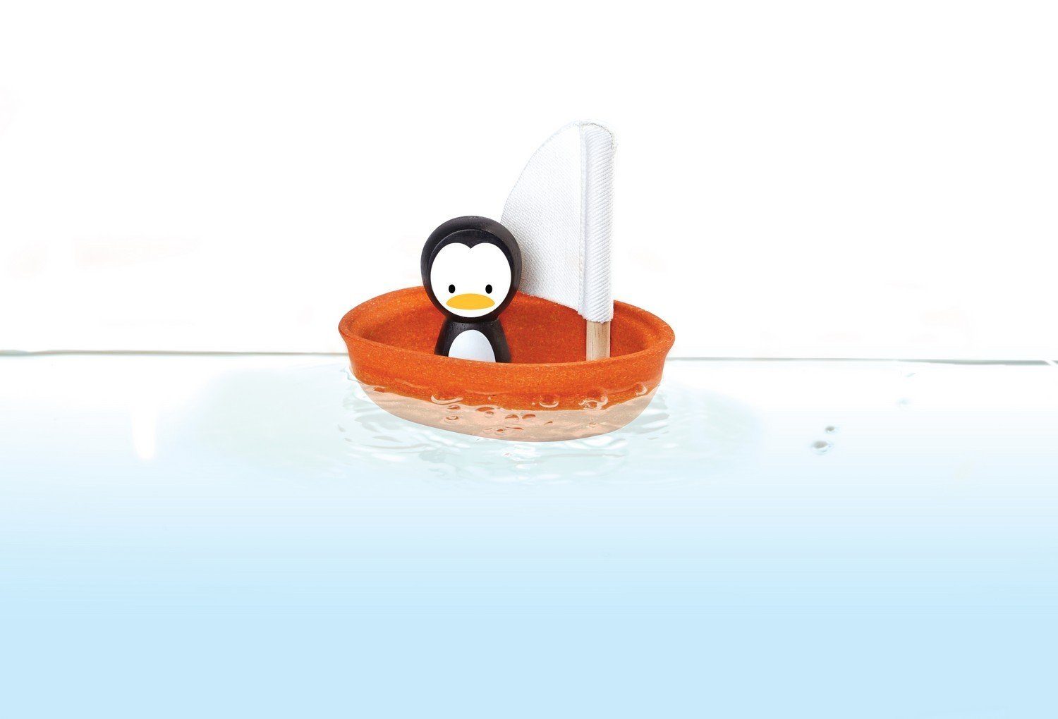 Plantoys Badespielzeug Segelboot Pinguin günstig online kaufen