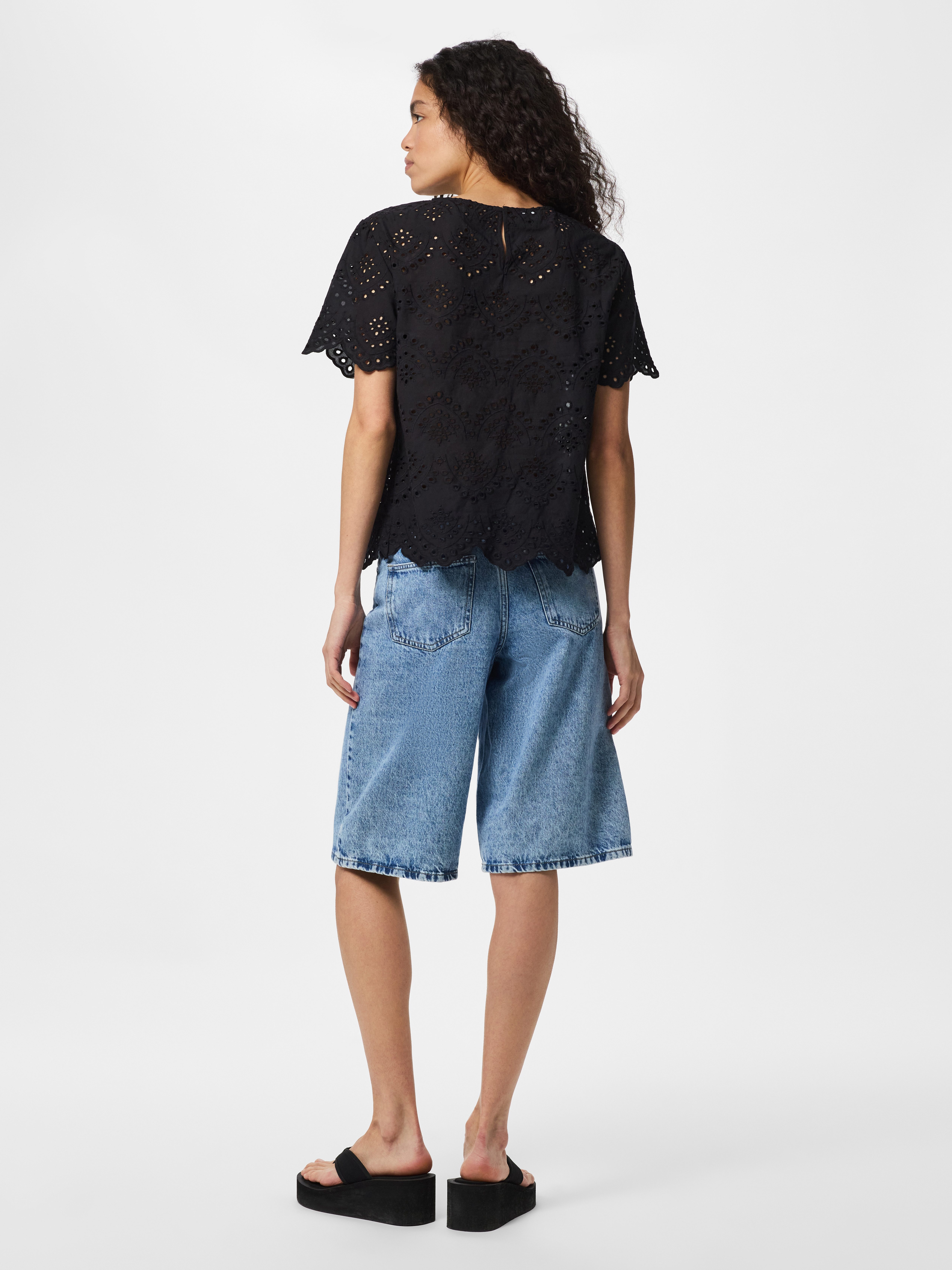 pieces Shirttop PCVILDE SS TOP WVN NOOS mit Allover-Lochstickerei