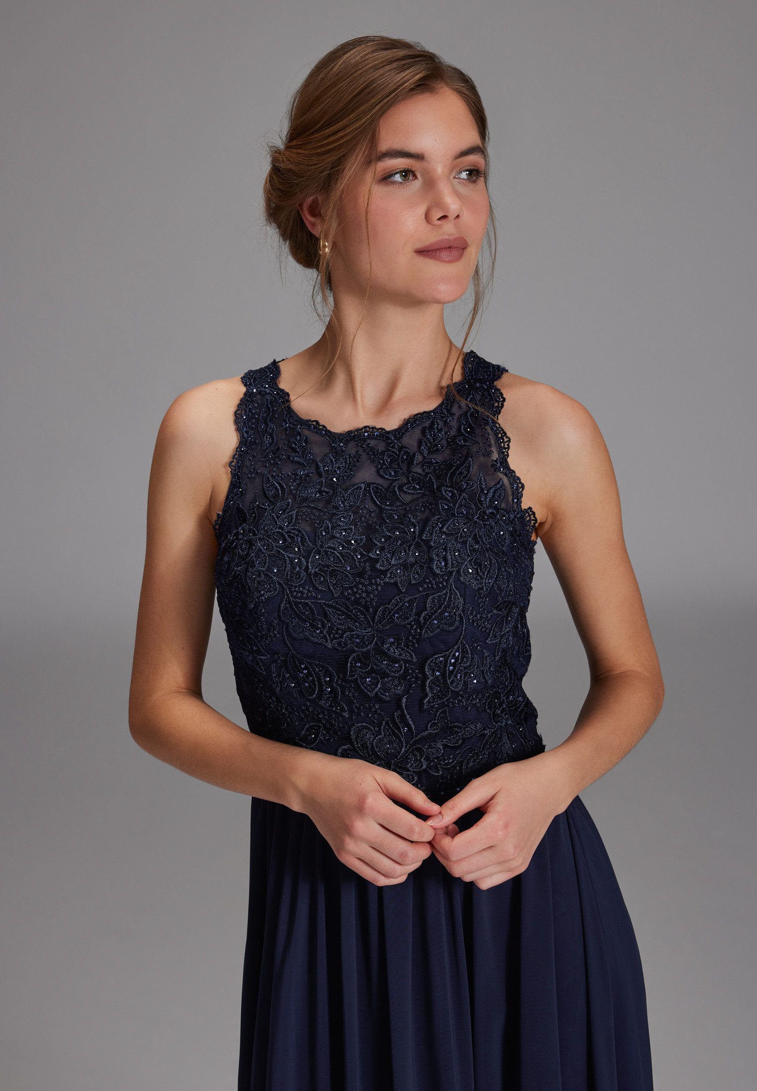 Hey Kyla Abendkleid - High-closed-Abendkleid mit floraler Spitze Taillierter Schnitt mit ausgestelltem Rockteil – Bild 3 von 5
