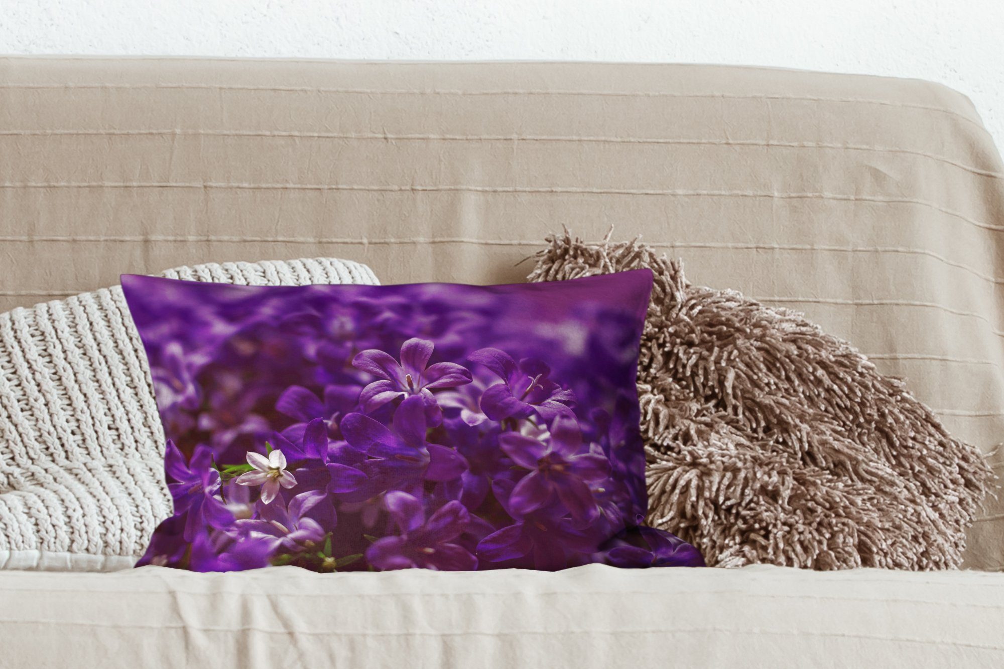 MuchoWow Dekokissen Kleine lila Schlafzimmer Dekoration, Wohzimmer Zierkissen, Füllung, mit Dekokissen Blume