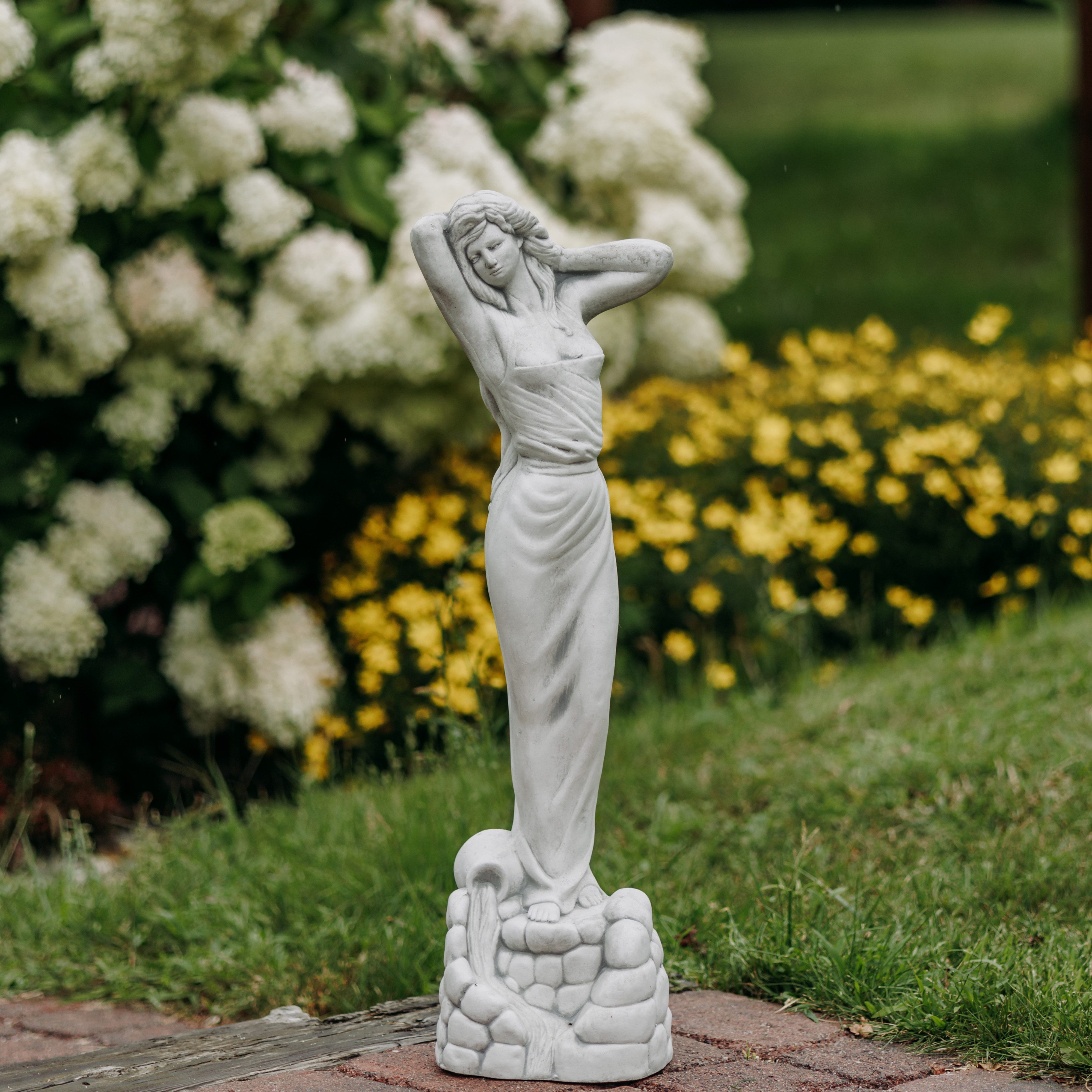 gartendekoparadies.de Gartenfigur Statue Venus auf Wasserspiel, H. 72 cm, 15 kg, Frostsicher