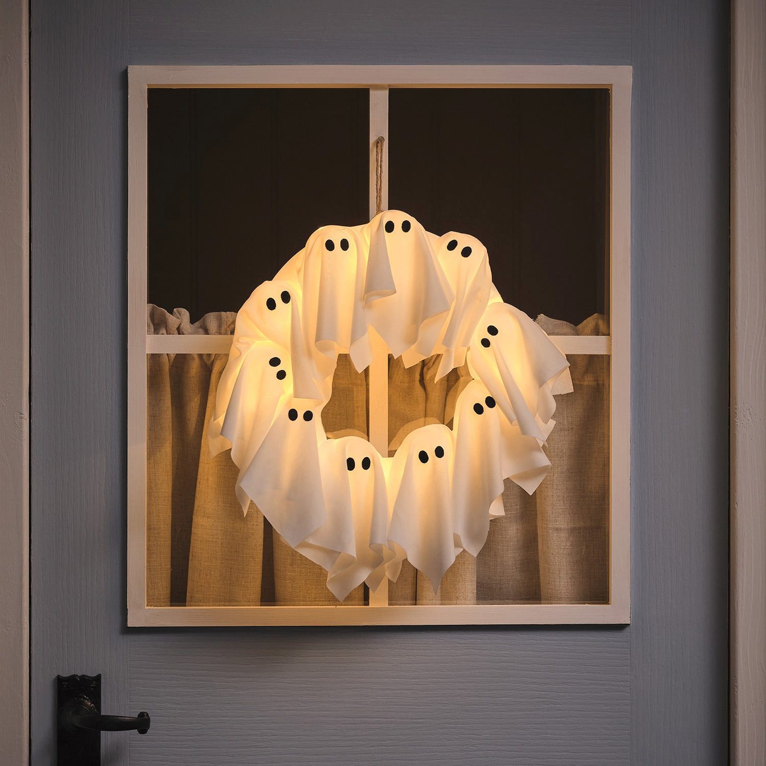 Lights4fun LED-Girlande LED Halloween Türkranz 32 cm mit Geistern & 6h-Timer
