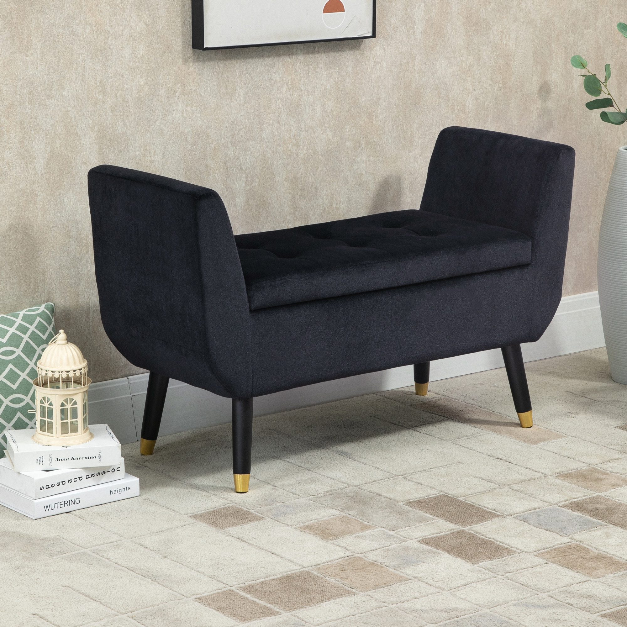 HOMCOM Sitzbank Polsterbank mit Armlehnen und Samtoptik, Sitztruhe mit Holzbeine (Aufbewahrungsbank, 1-St., Lagerbank), Polyester Gummiholz Schwarz 107 x 42 x 65 cm