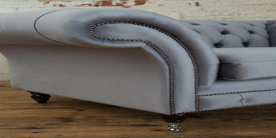 Xlmoebel Chesterfield-Sofa Neue graue Chesterfield-Sofa mit Polsterdesign für drei Personen, Hergestellt in Europa