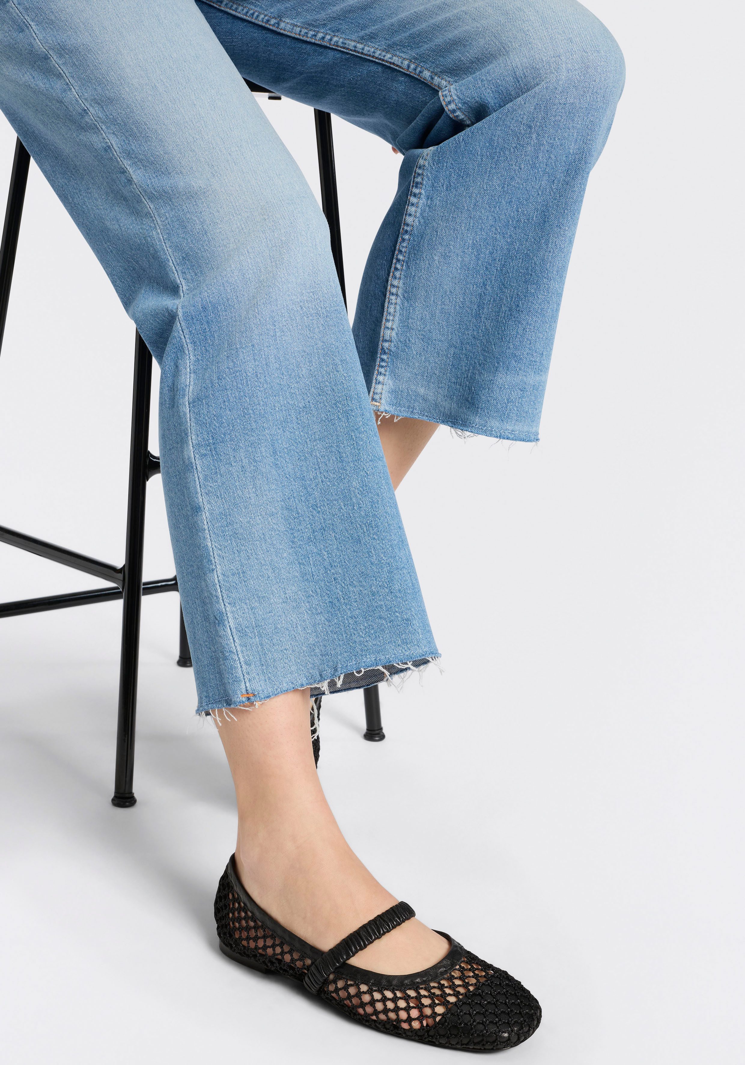 BOSS ORANGE 7/8-Jeans SOFT KICK FLARE 2.0 Premium Damenmode Stretch-Denim, offener Saum