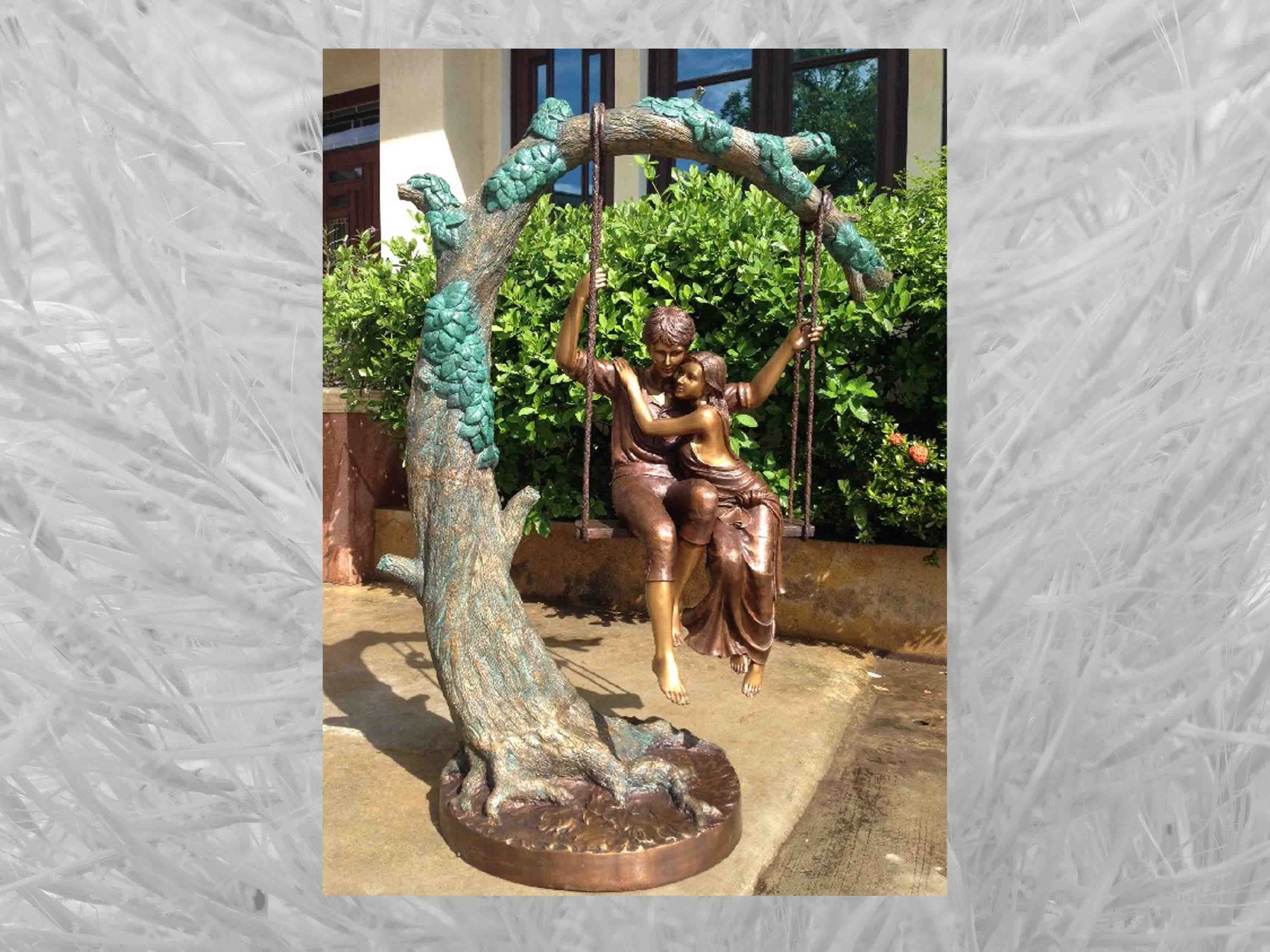 IDYL Gartenfigur IDYL Bronze-Skulptur Paar auf Schaukel, Bronze