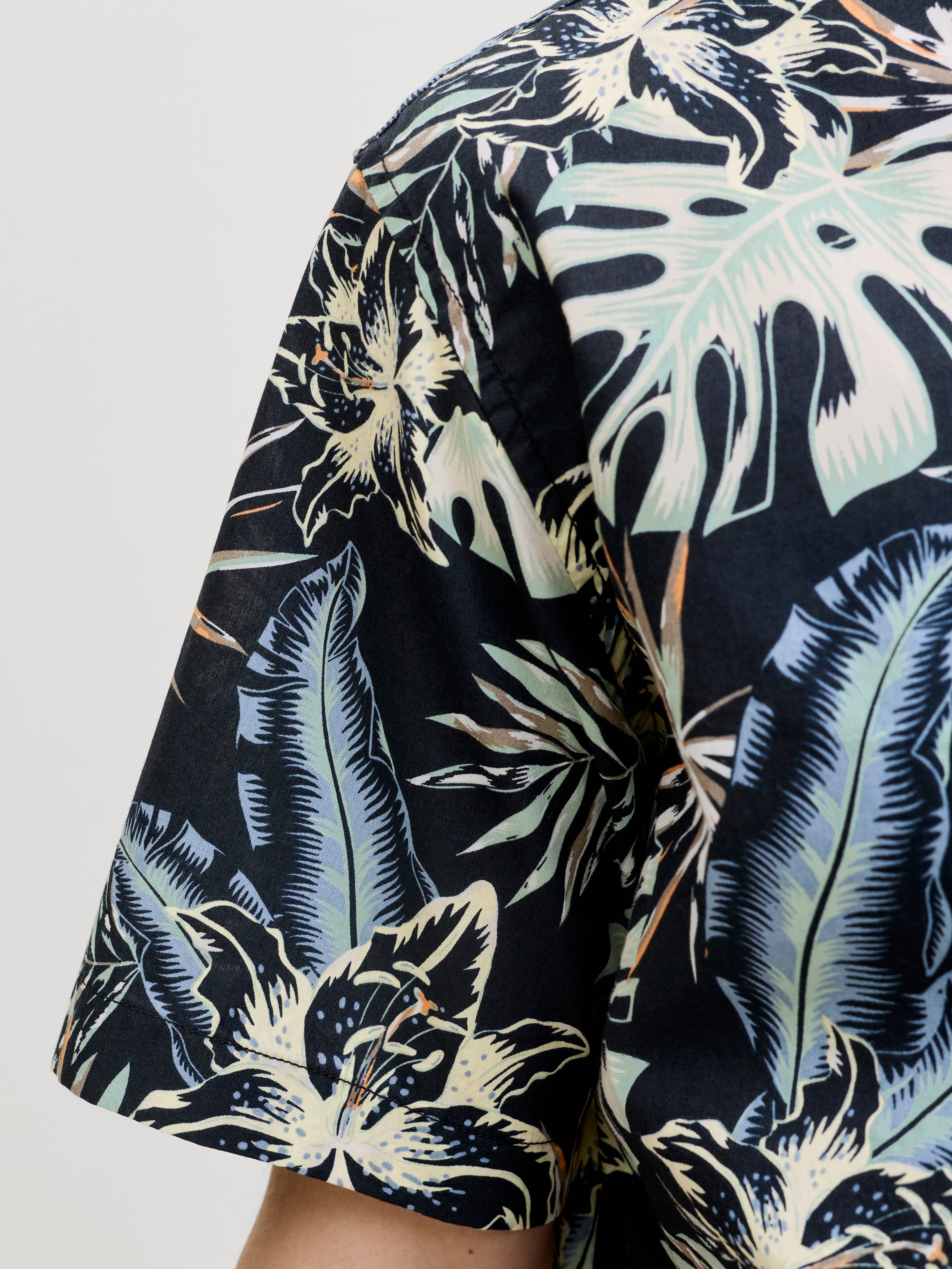 Jack & Jones Kurzarmhemd JJHONOLULU AOP SHIRT SS – Bild 4 von 5