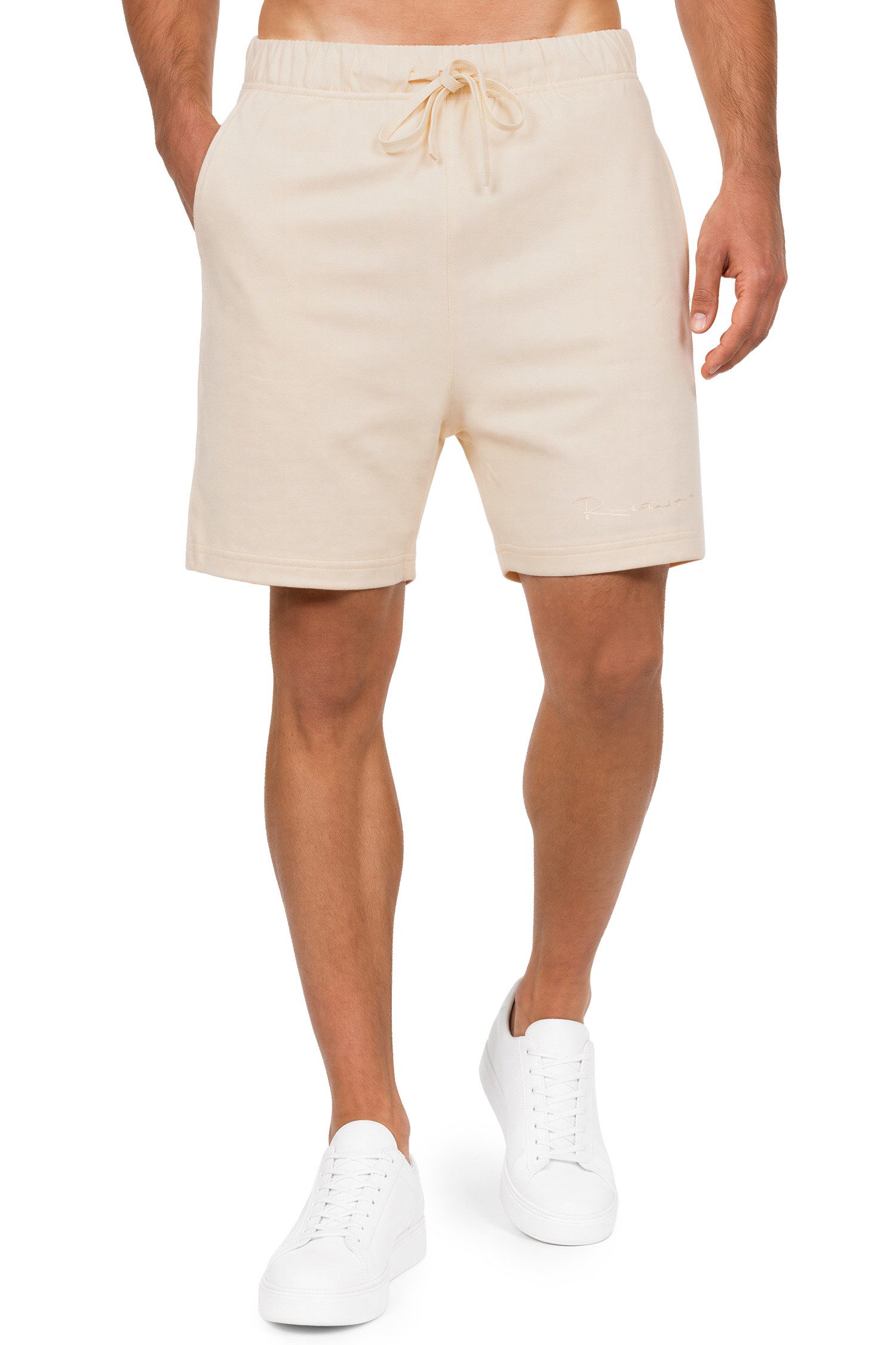Reichstadt Sweatshorts Herren Regular Fit Kurze Hose Mid Waist 25RS072 Dezente Ton-in-Ton Stickerei als stilvolles Detail
