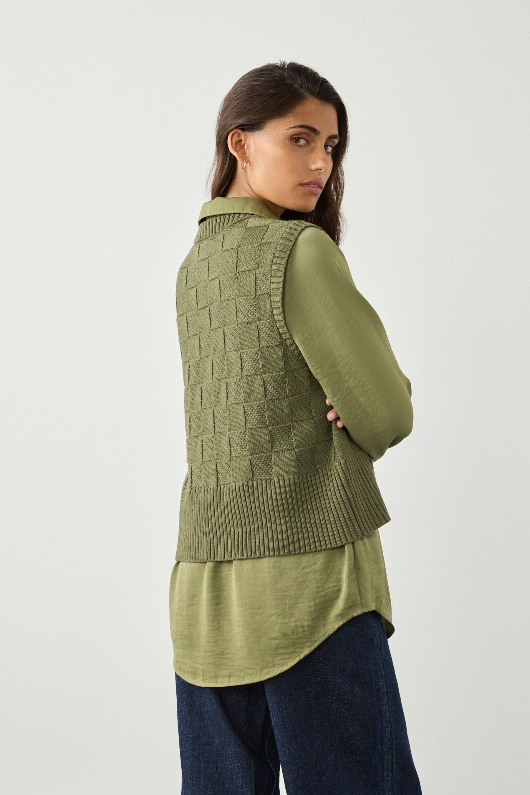 Next Pullunder Gestrickte Tanktop mit Hemdlage und Knopfdetail (1-tlg) günstig online kaufen