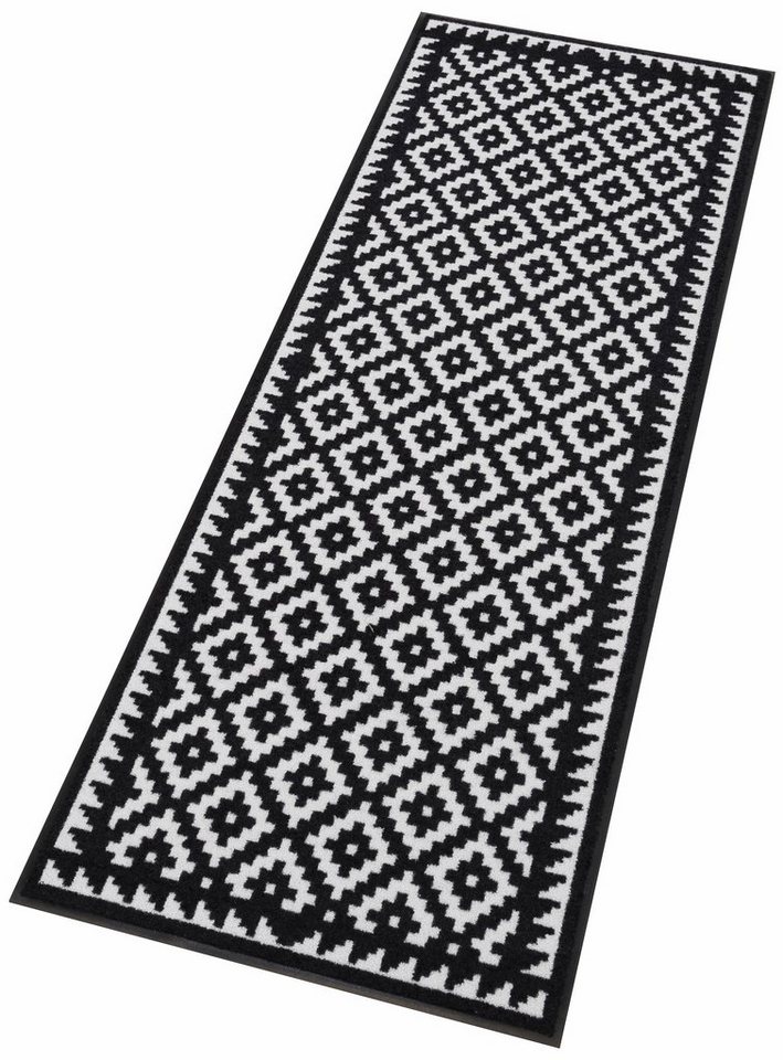 Outdoor-Teppich in schwarz-weiß mit Rauten-Musterung