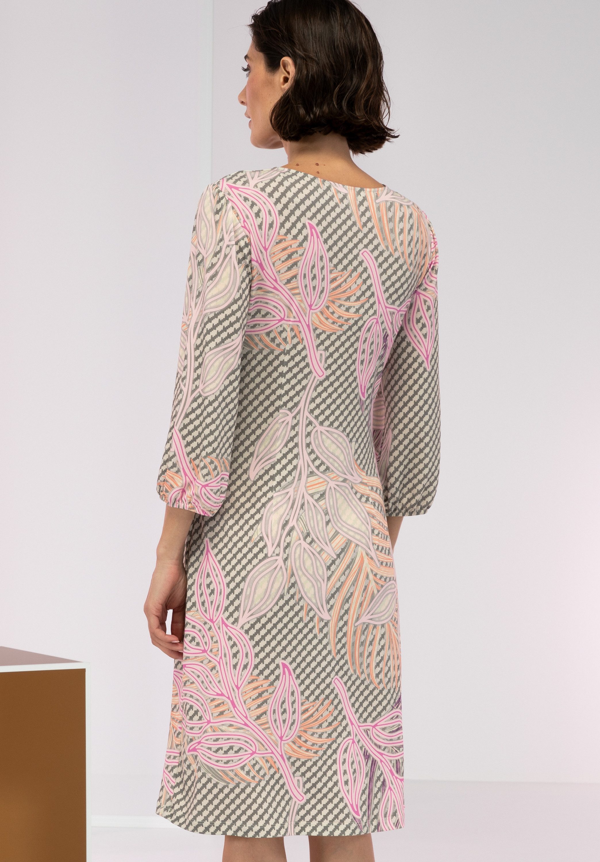 bianca Druckkleid DANIELA in modernem Mustermix in Trendfarben