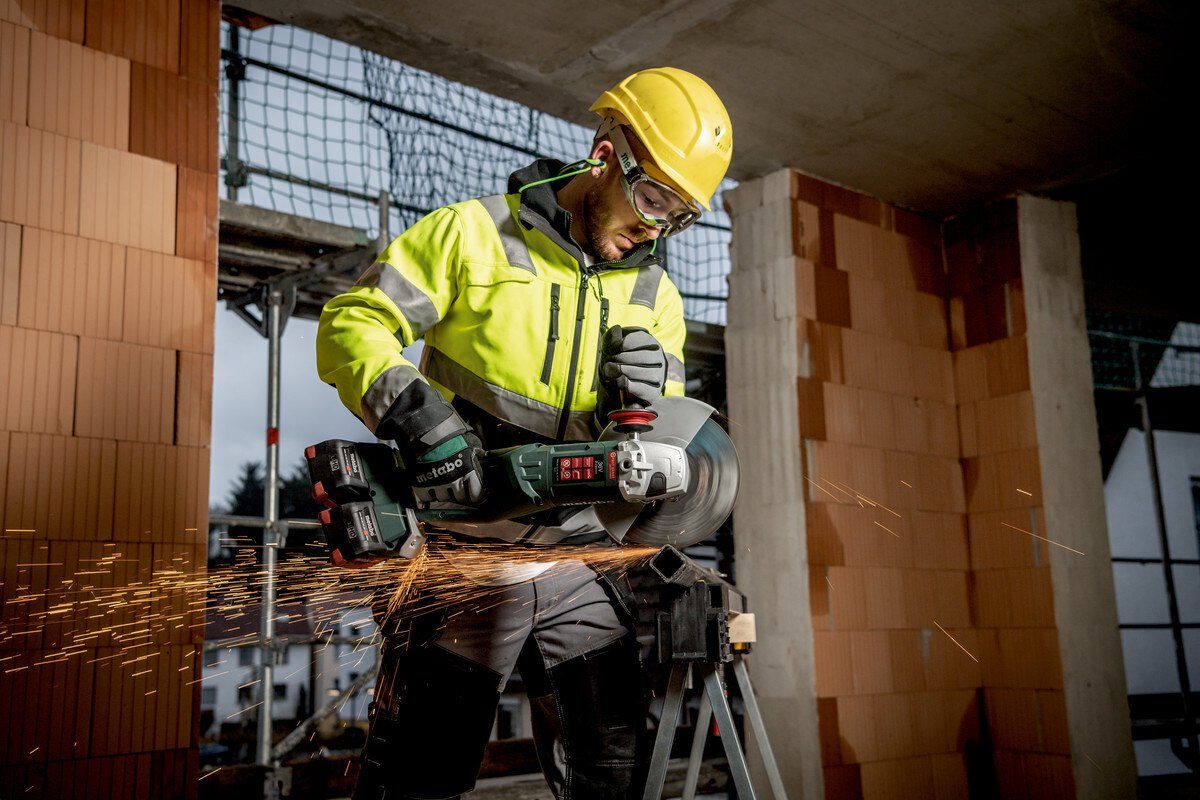 metabo Akku-Winkelschleifer WPB 36-18 LTX BL 24-230 Quick, max. 6600 U/min, 4 x 8 Ah LiHD im Kunststoffkoffer