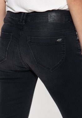 ATT Jeans 5-Pocket-Jeans Zoe cropped mit gekürzter Beinlänge und Nieten