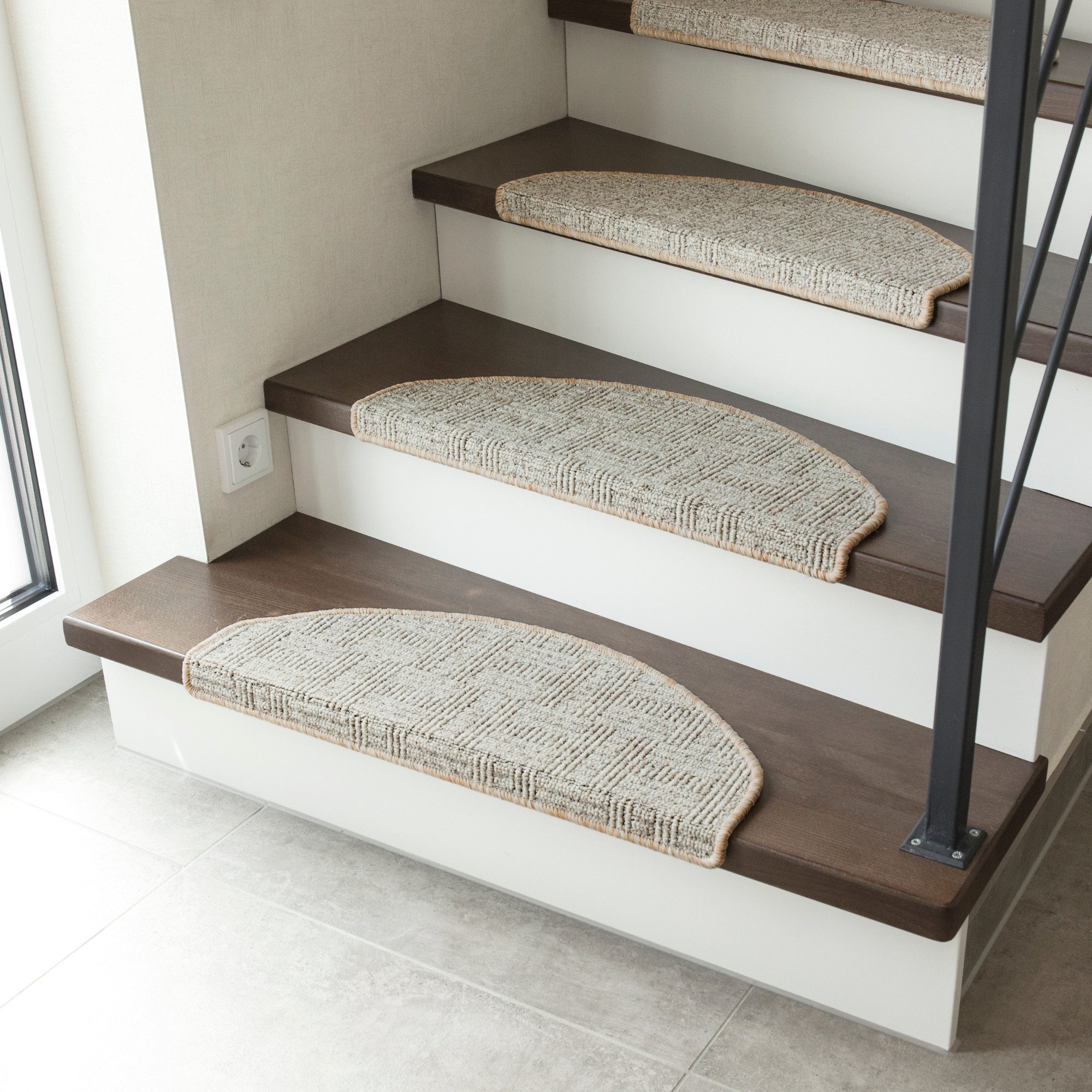 Andiamo Stufenmatte Leo, Made in Poland, halbrund, Höhe: 6 mm, grobe melierte Schlinge, selbstklebend, 15 Stück in einem Set